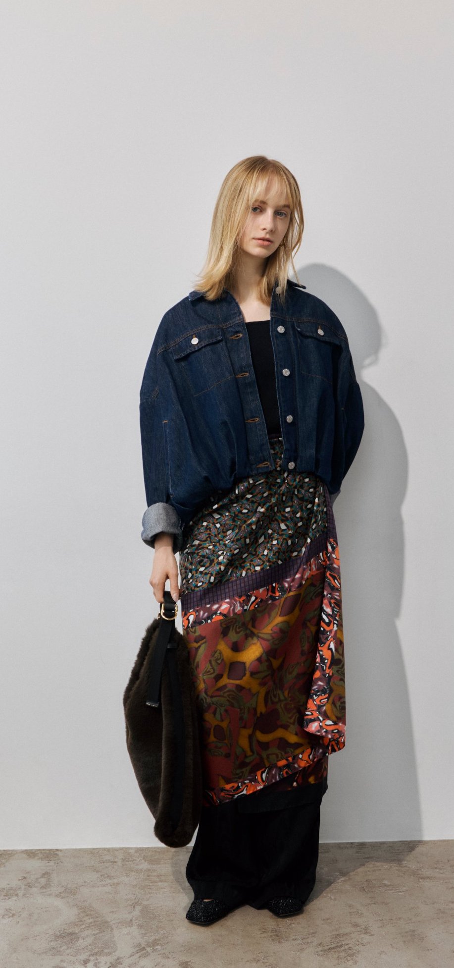 DRIES VAN NOTEN デニムジャケットとスカーフスカートのルック
