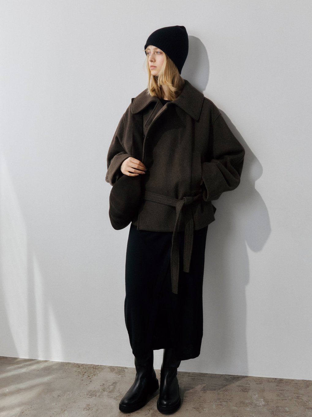 LEMAIRE ショート丈ラップコートのルック