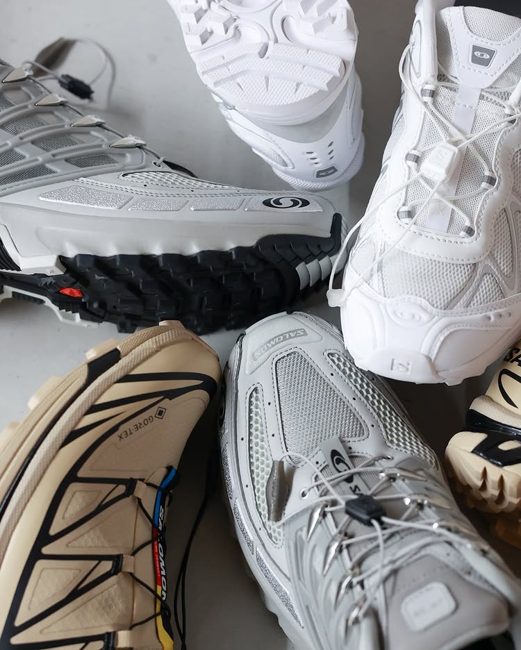 SALOMONとMIZUNOのテック・トレイルスニーカー