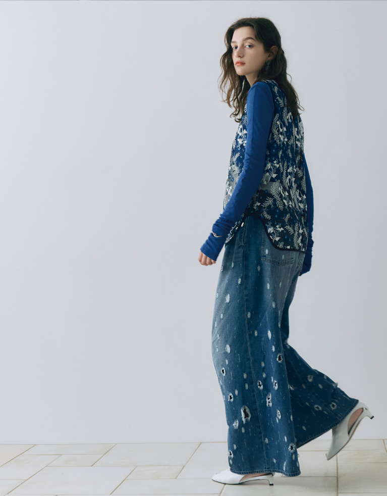 TULLE LACE SLEEVELESS SHIRT styling