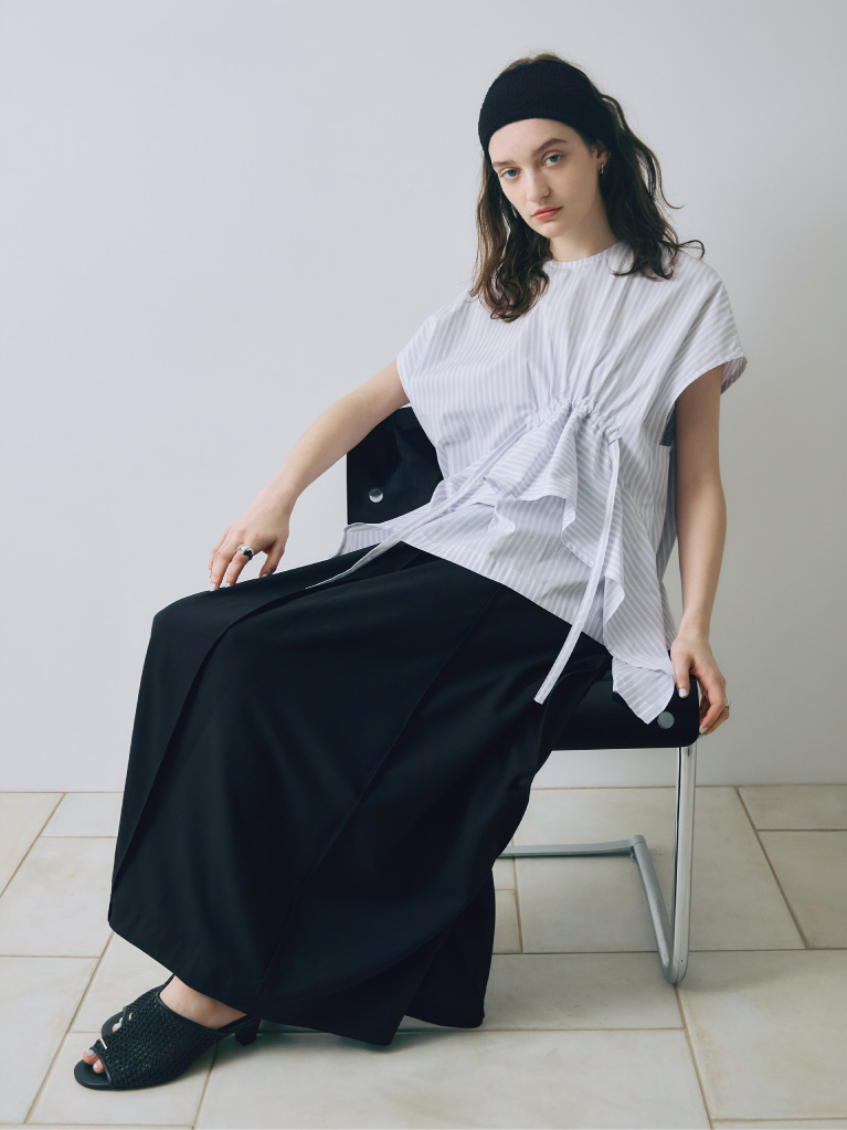 TAPE GATHER BLOUSE styling