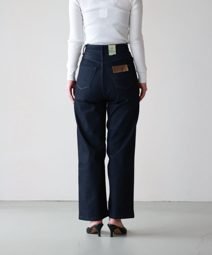 /images/freepage/yanukcontents/joan/1-1.jpg