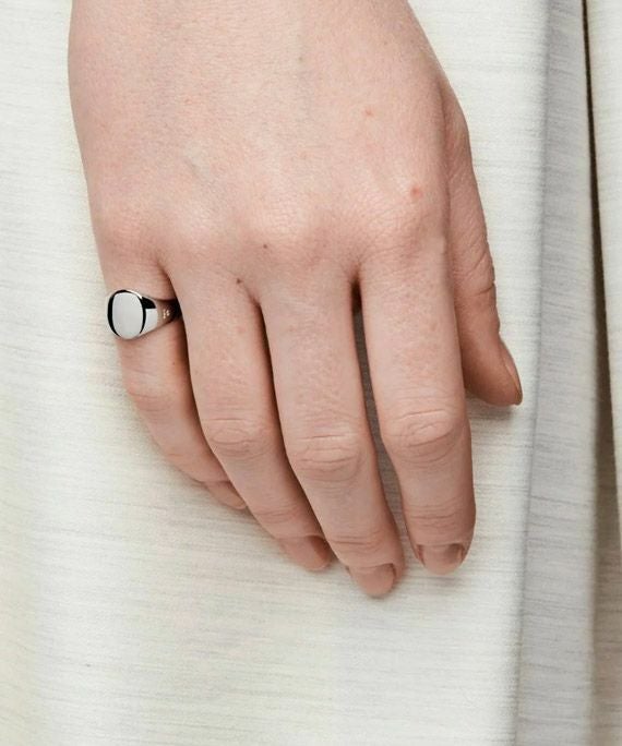 TOM WOOD(トムウッド)】 Mini Oval リング｜PARIGOT ONLINE（パリゴ