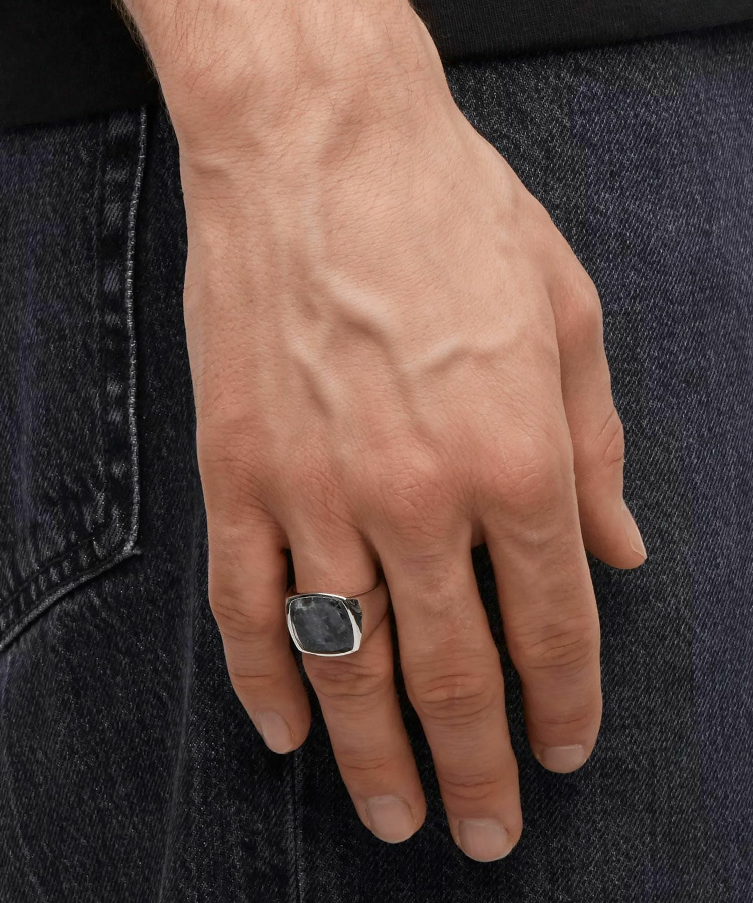 TOM WOOD(トムウッド)】 Cushion Larvikite リング｜PARIGOT ONLINE