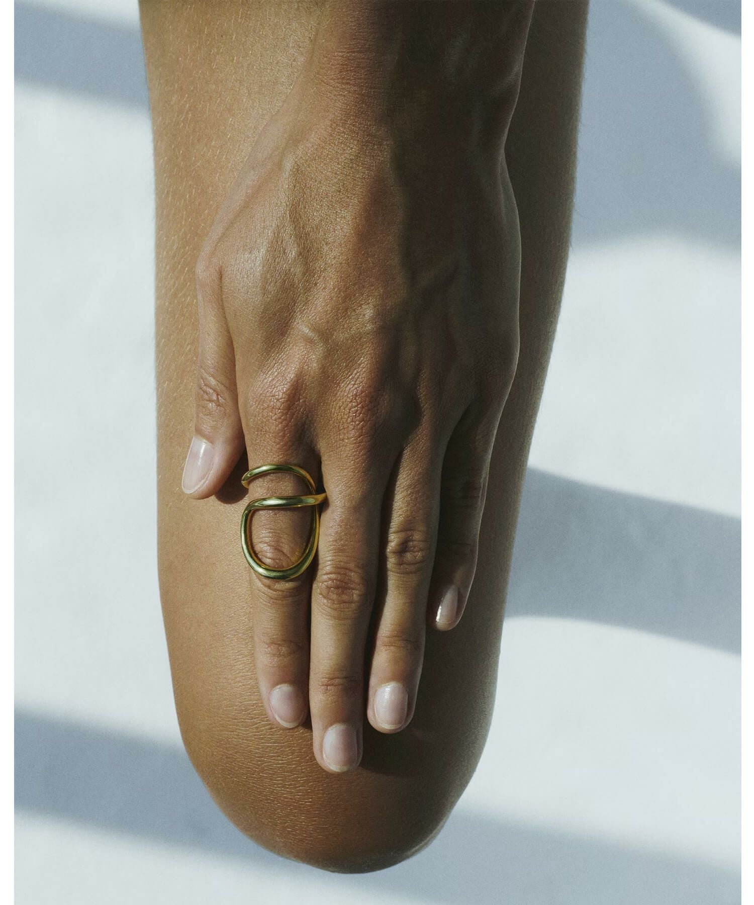 Charlotte Chesnais(シャルロットシェネ)】 BAGUE RIBBON RING