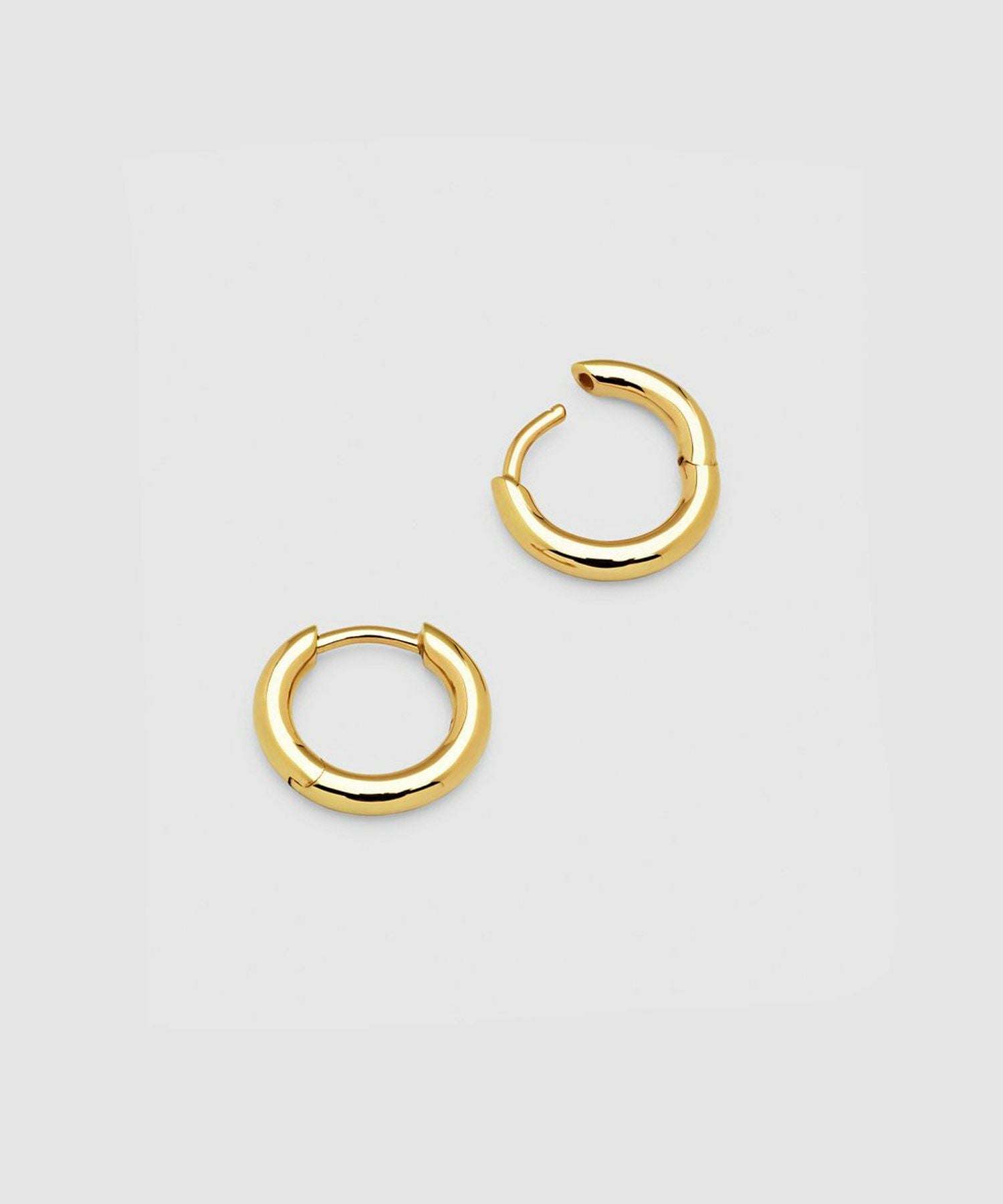 TOM WOOD(トムウッド)】 Classic Hoop Small Gold ピアス｜PARIGOT