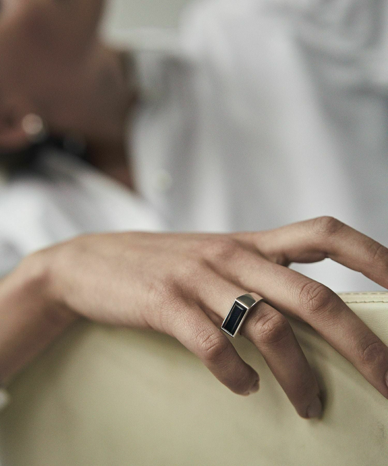 TOM WOOD(トムウッド)】 Peaky Polished Black Onyx リング｜PARIGOT