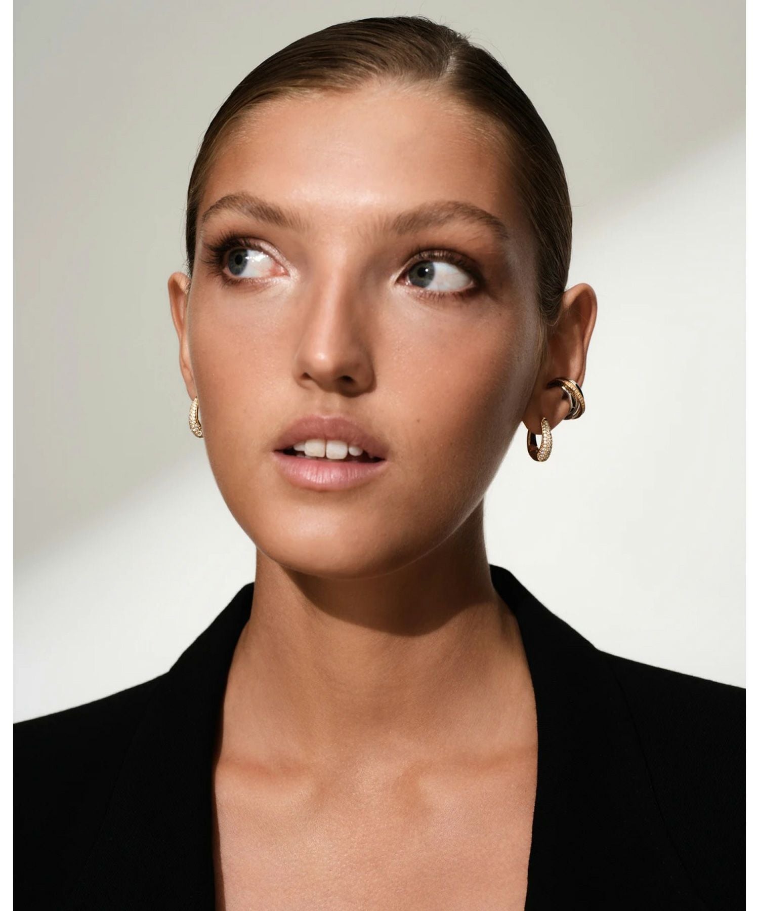 TOM WOOD(トムウッド)】 Liz Hoops Pave Gold ピアス｜PARIGOT ONLINE