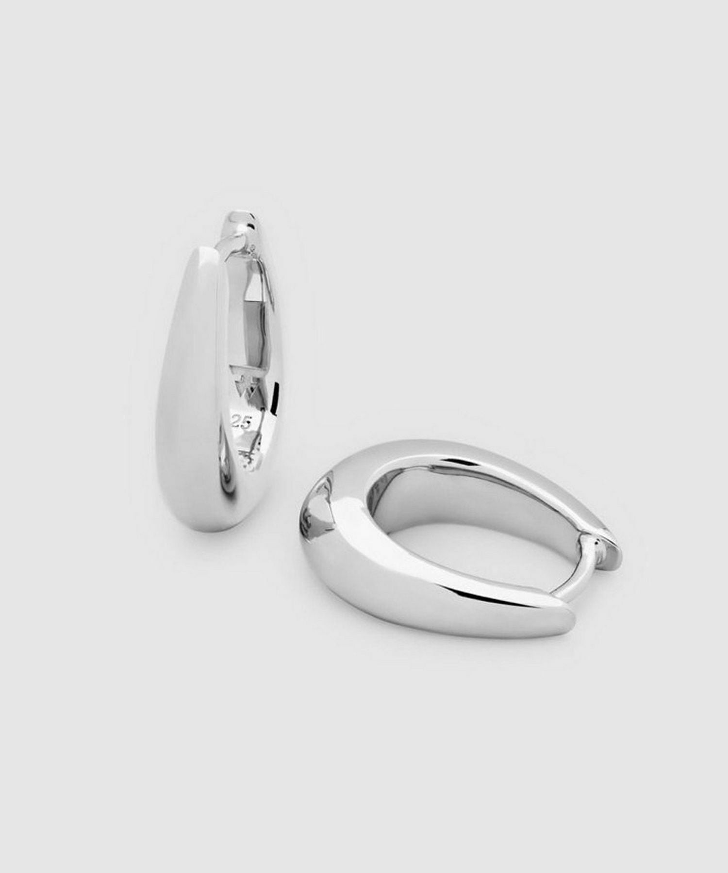 TOM WOOD(トムウッド)】 Liz Hoops ピアス｜PARIGOT ONLINE（パリゴ