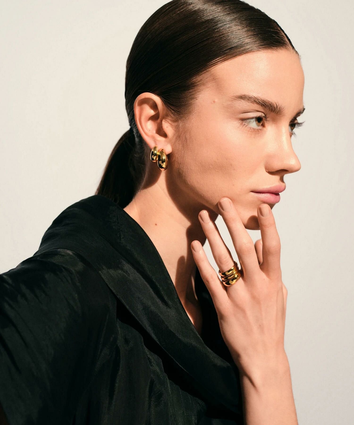 TOM WOOD(トムウッド)】 Ice Hoop Small Gold ピアス｜PARIGOT ONLINE