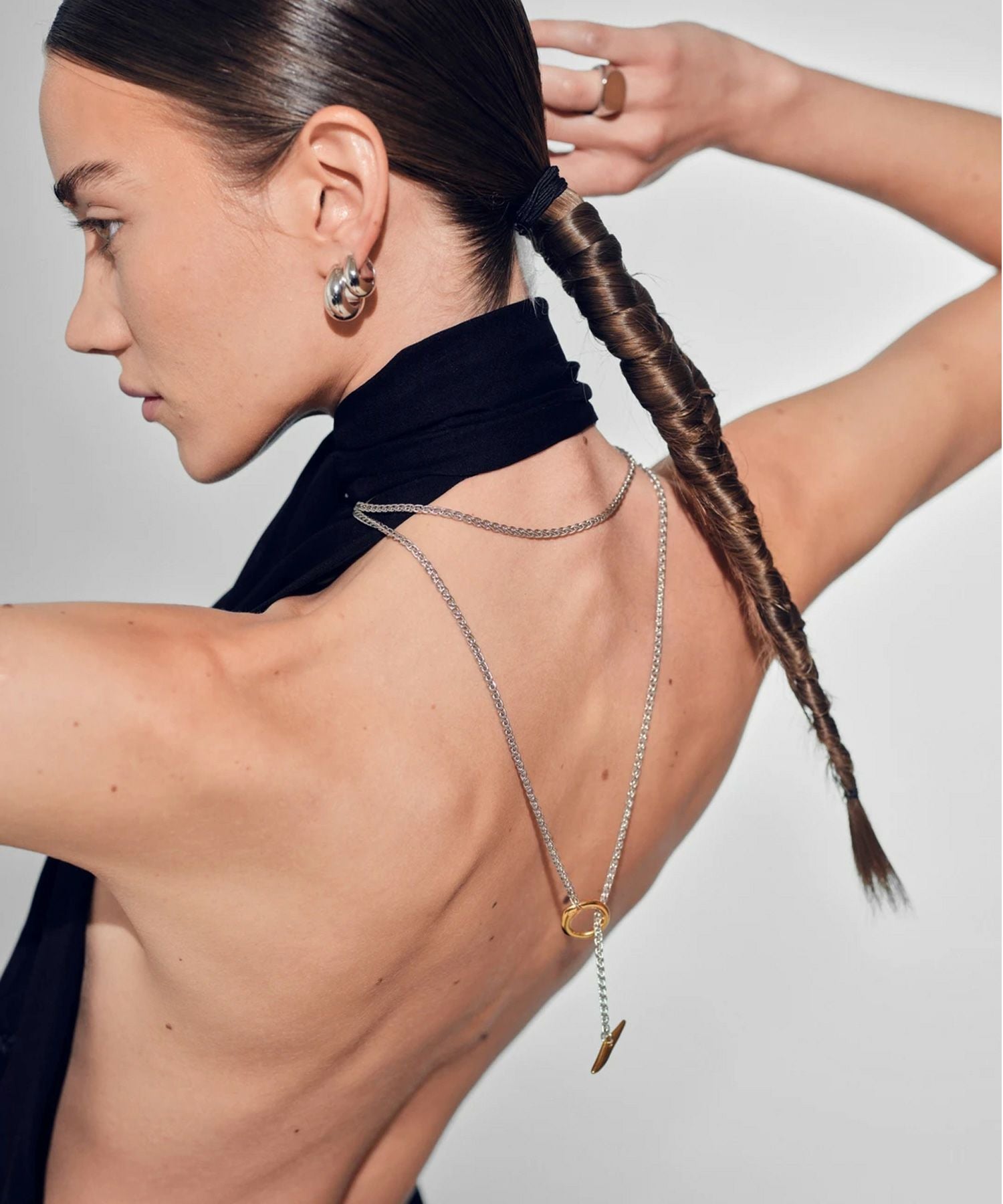 TOM WOOD(トムウッド)】 Ice Hoop Medium ピアス｜PARIGOT ONLINE