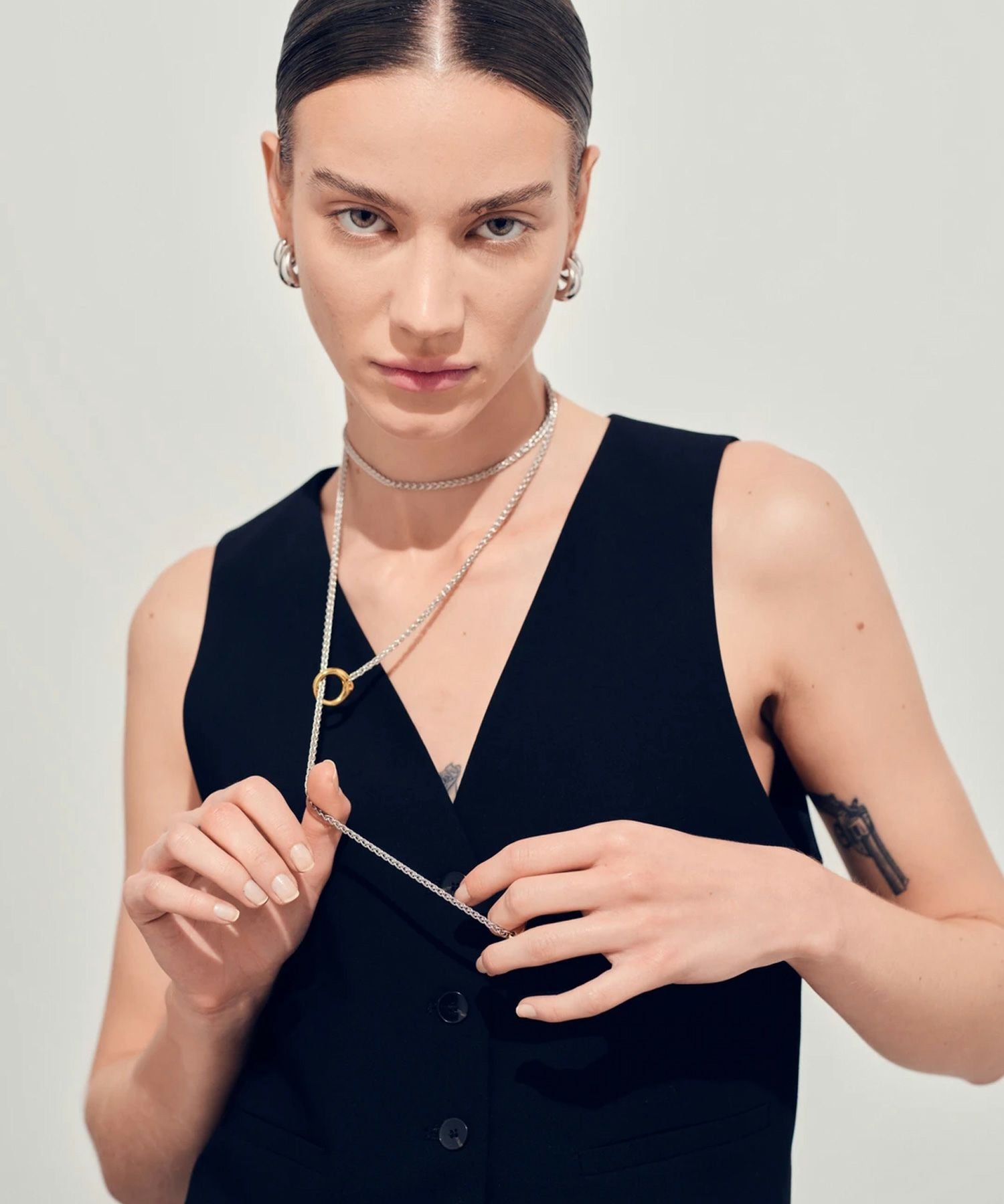 TOM WOOD(トムウッド)】 Ice Hoop Medium ピアス｜PARIGOT ONLINE
