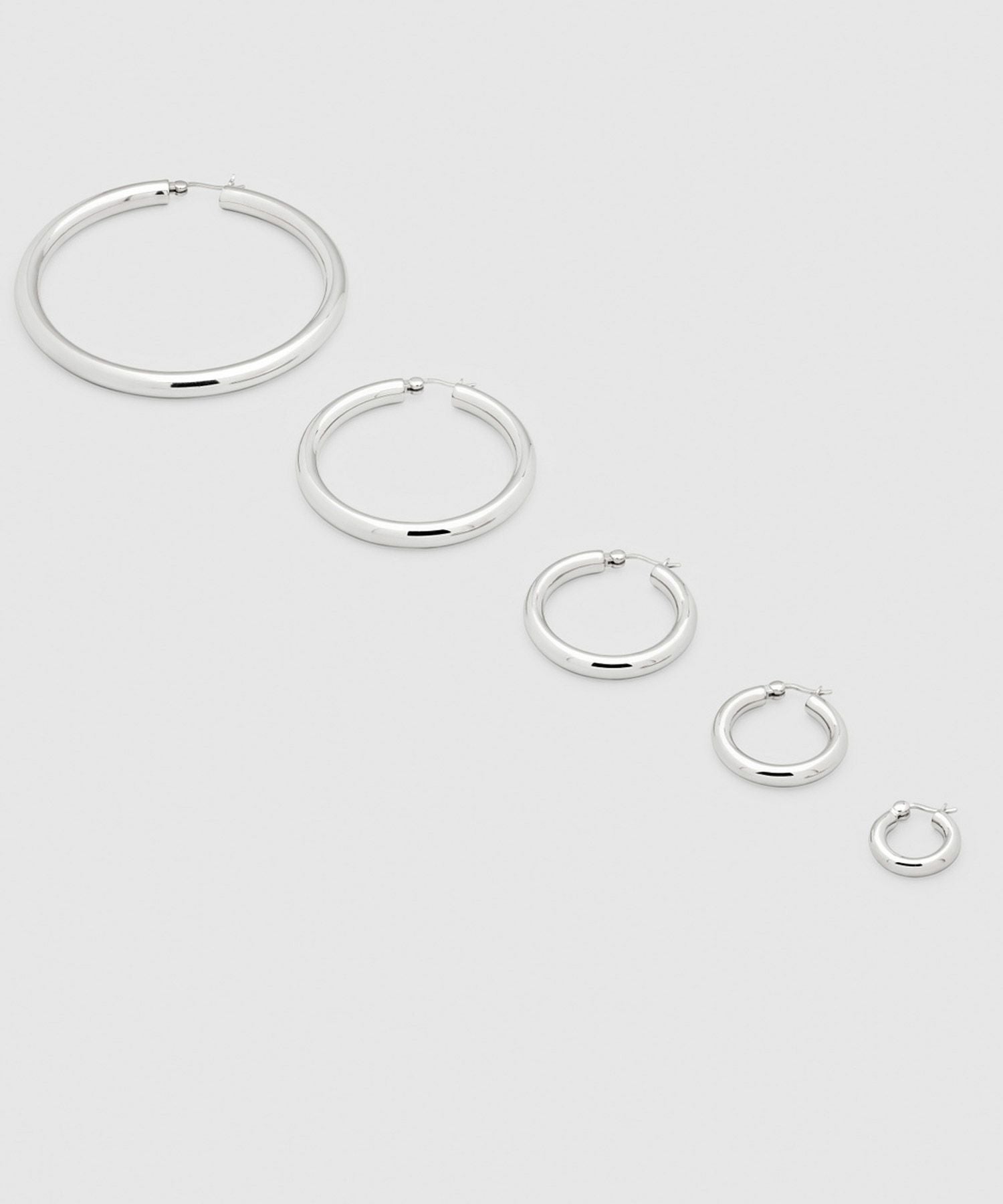 TOM WOOD(トムウッド)】 Classic Hoop Thick Medium ピアス｜PARIGOT