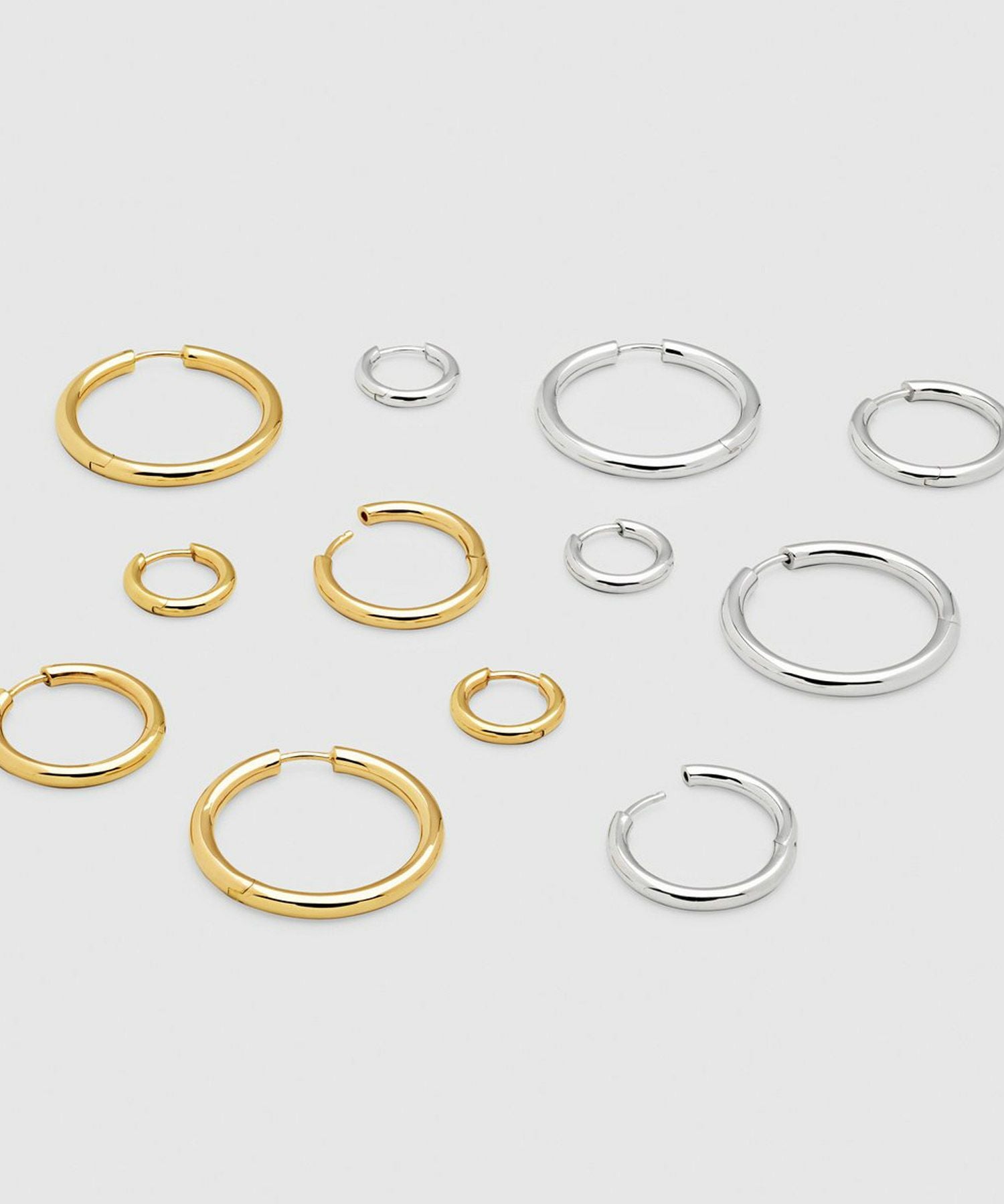 TOM WOOD(トムウッド)】 Classic Hoop Small ピアス｜PARIGOT ONLINE