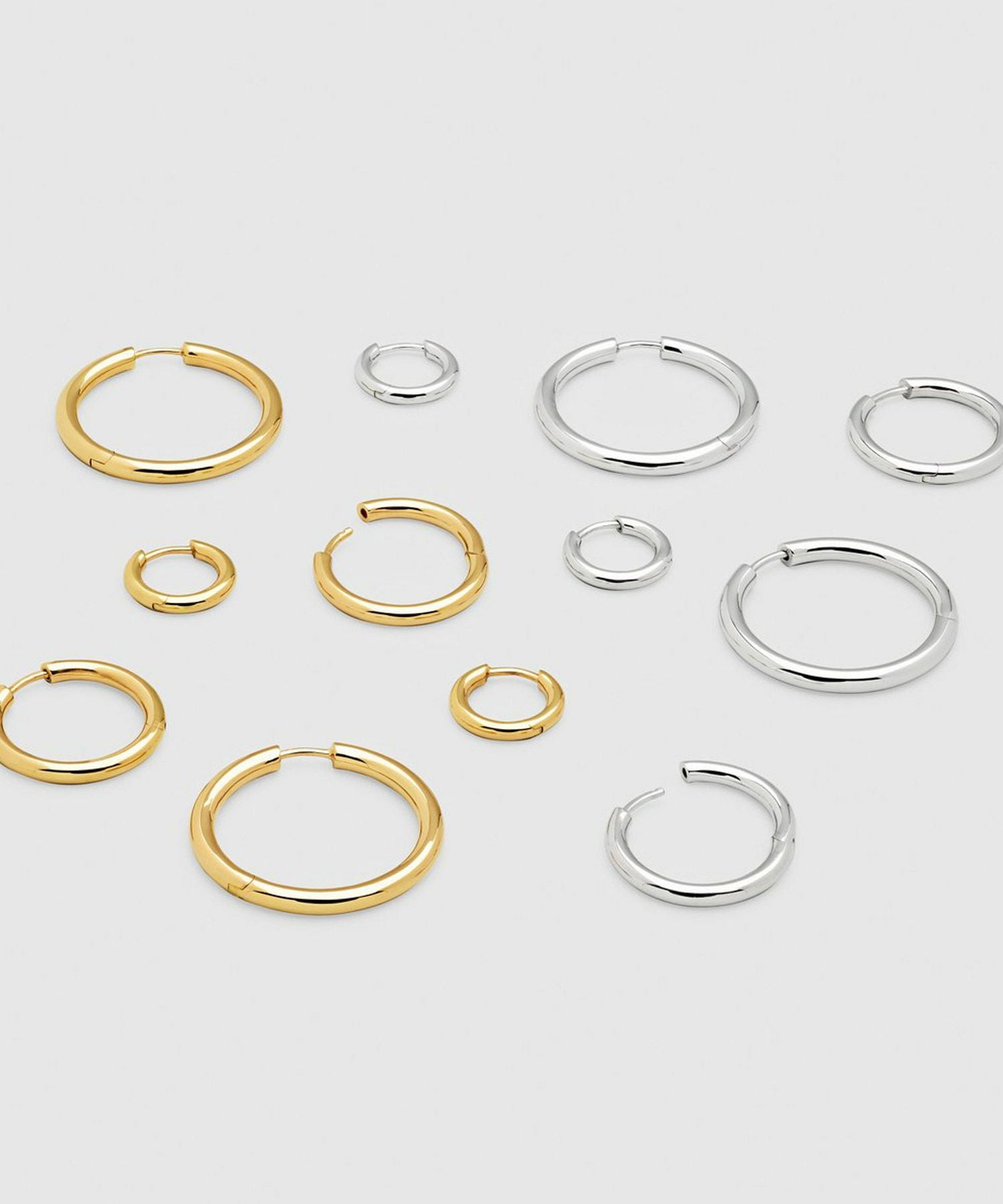 TOM WOOD(トムウッド)】 Classic Hoop Medium Gold ピアス｜PARIGOT