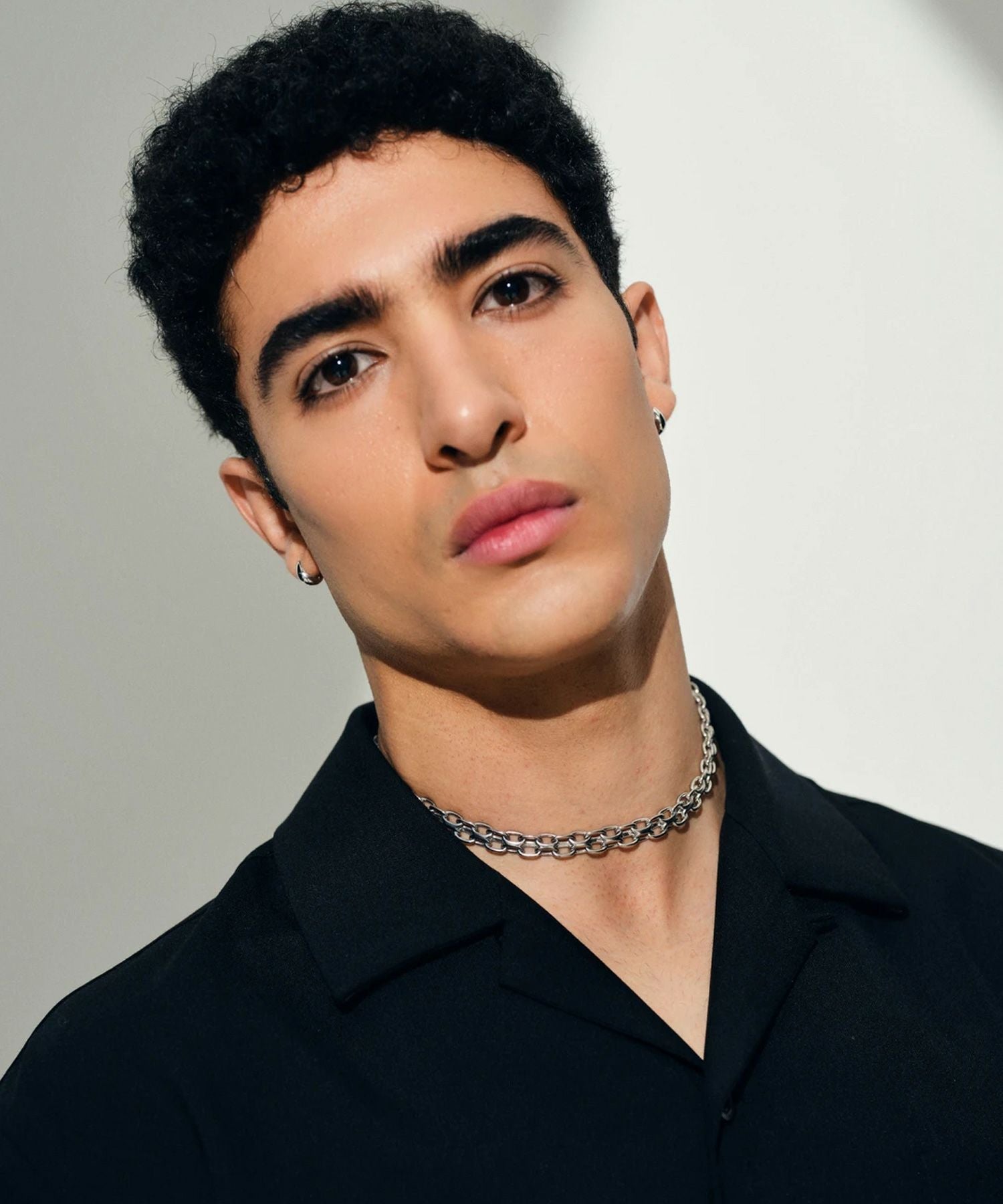 TOM WOOD(トムウッド)】 Ice Huggies ピアス｜PARIGOT ONLINE（パリゴ