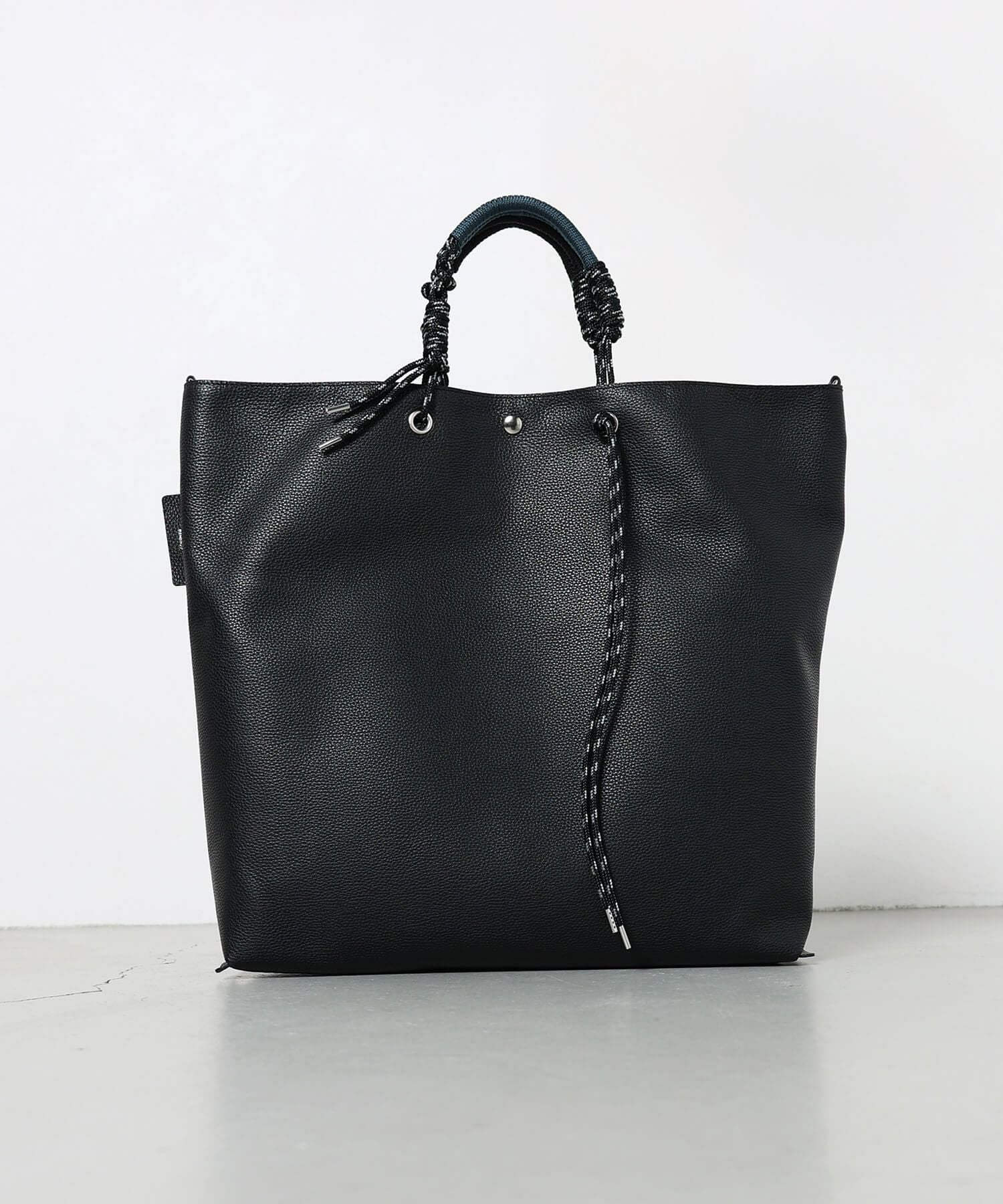 ithelicy イザリシー 22AW POLINA レザーショルダーバッグ ithelicy/ TUBUCA ブラック: ファッション｜AKOMEYA TOKYO
