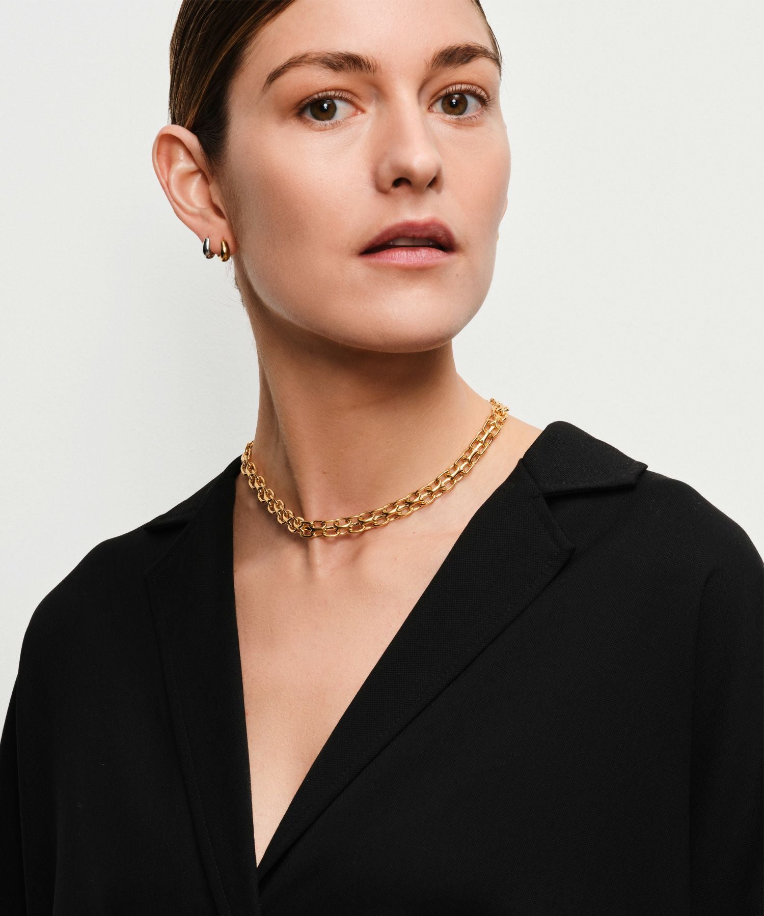 TOM WOOD(トムウッド)】 Ice Huggies Gold ピアス｜PARIGOT ONLINE