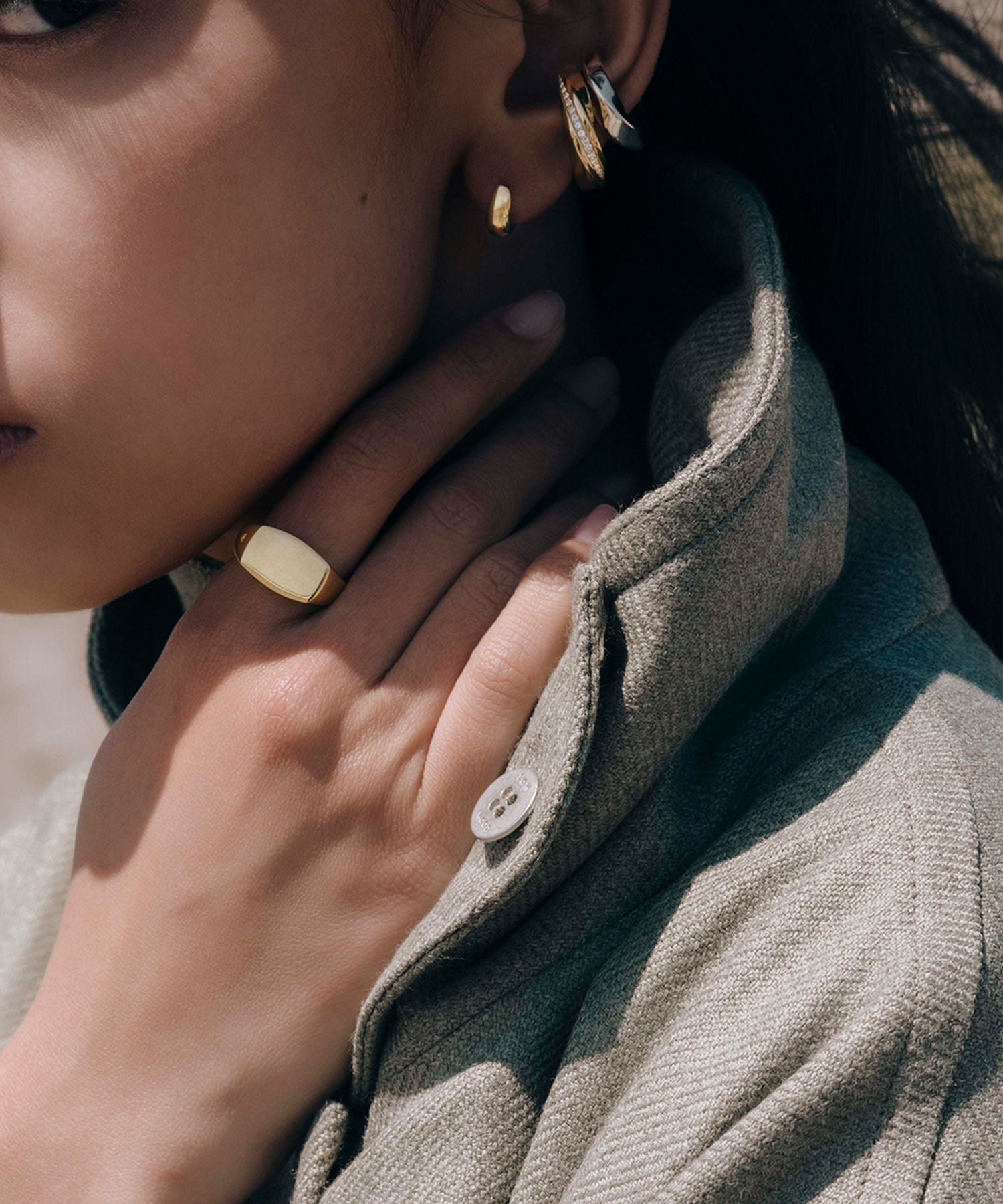 TOM WOOD(トムウッド)】 Ice Huggies Gold ピアス｜PARIGOT ONLINE