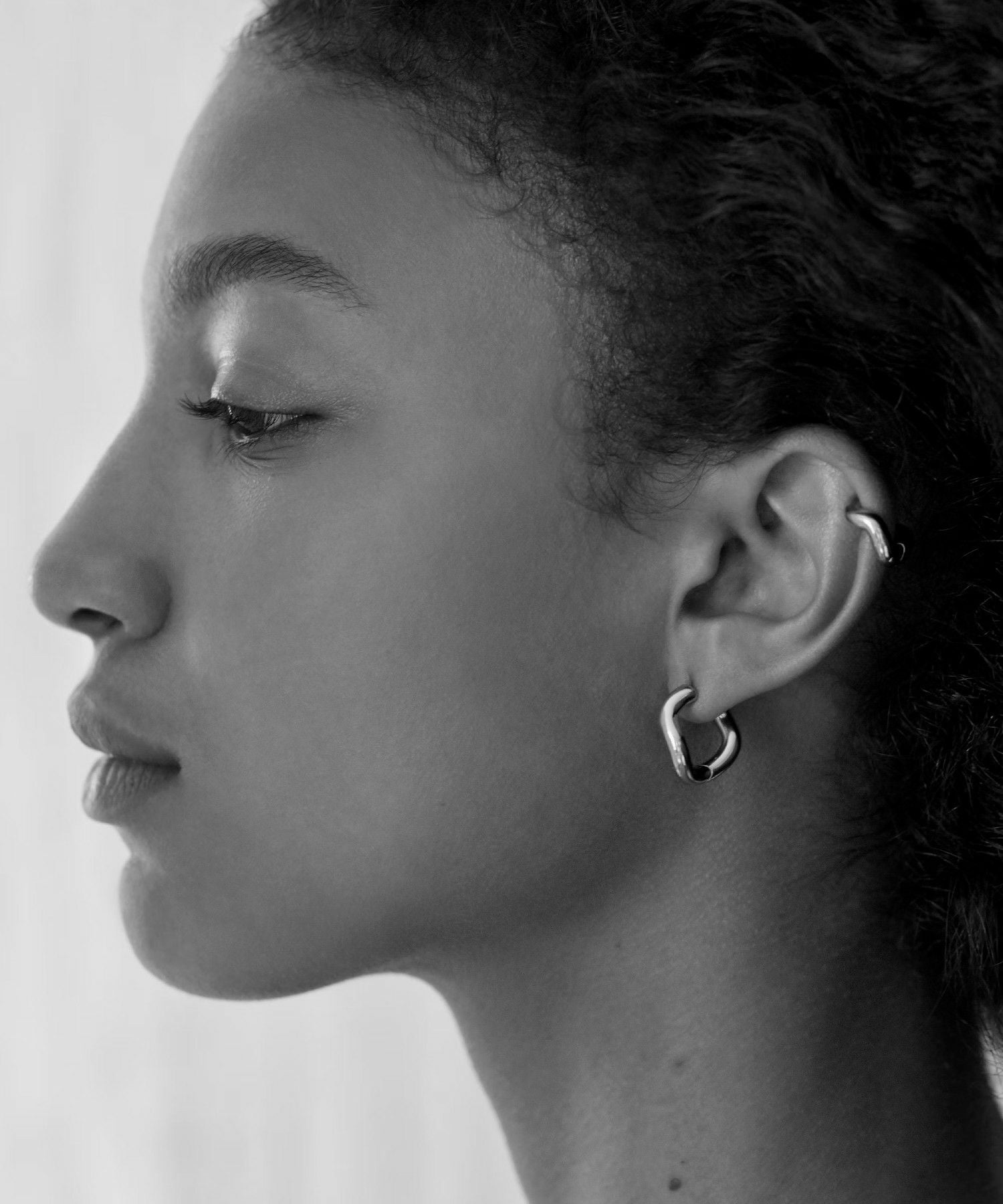 Charlotte Chesnais(シャルロットシェネ)】 BOUCLES D'OREILLES WAVE