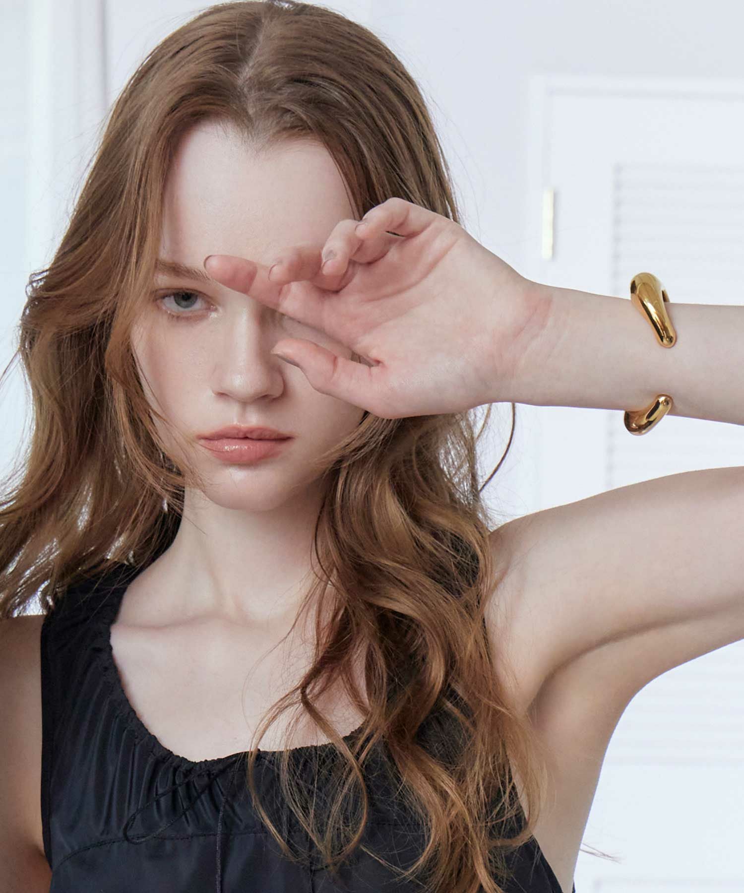 Charlotte Chesnais(シャルロットシェネ)】 BRACELET LIPS｜PARIGOT