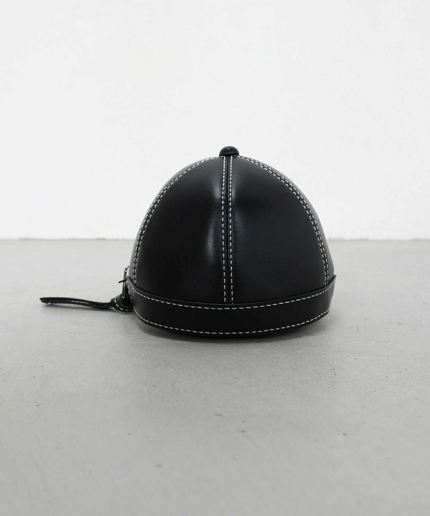 JW Anderson(ジェイダブリューアンダーソン)】 MEDIUM CAP BAG