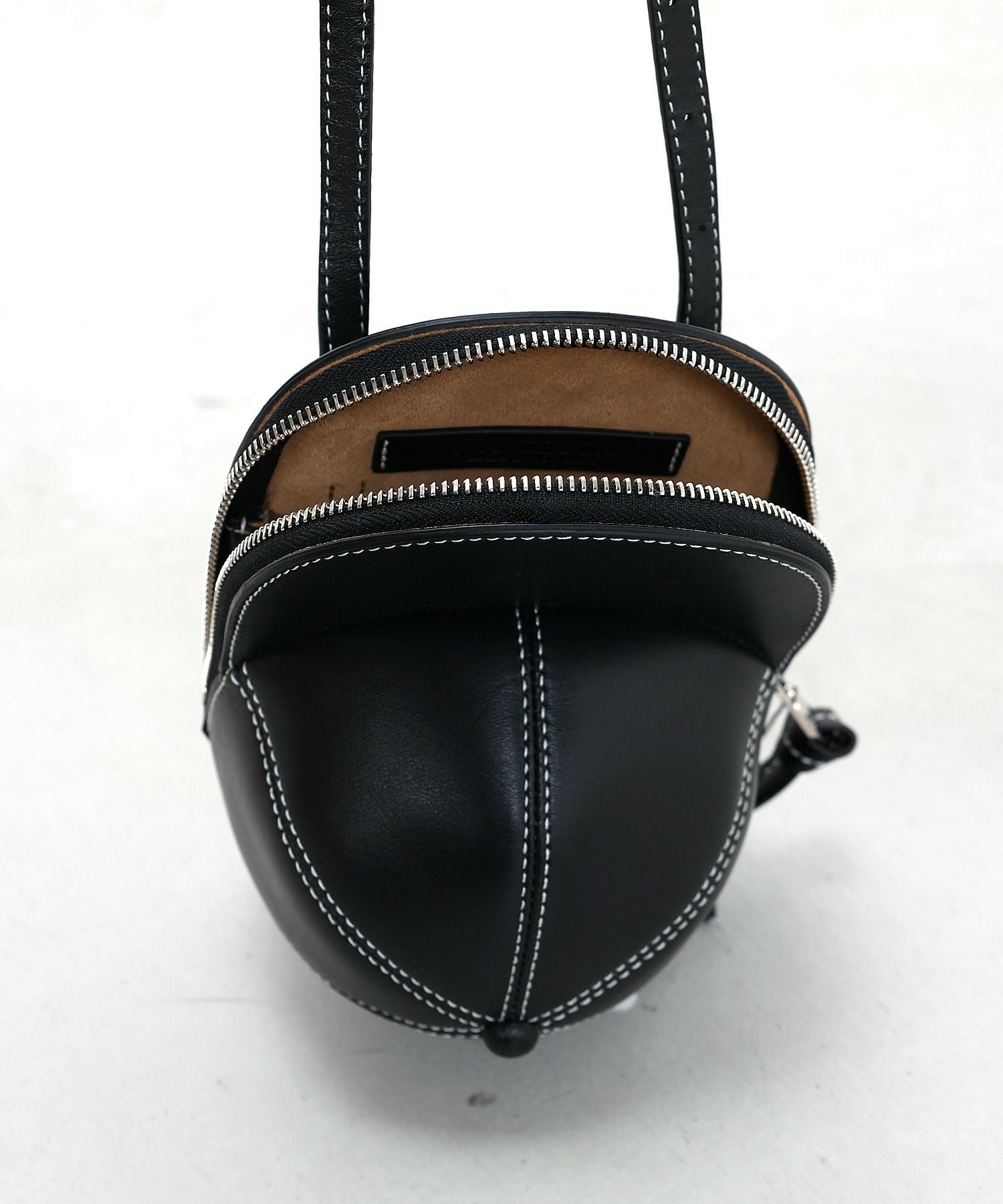 JW Anderson(ジェイダブリューアンダーソン)】 MEDIUM CAP BAG
