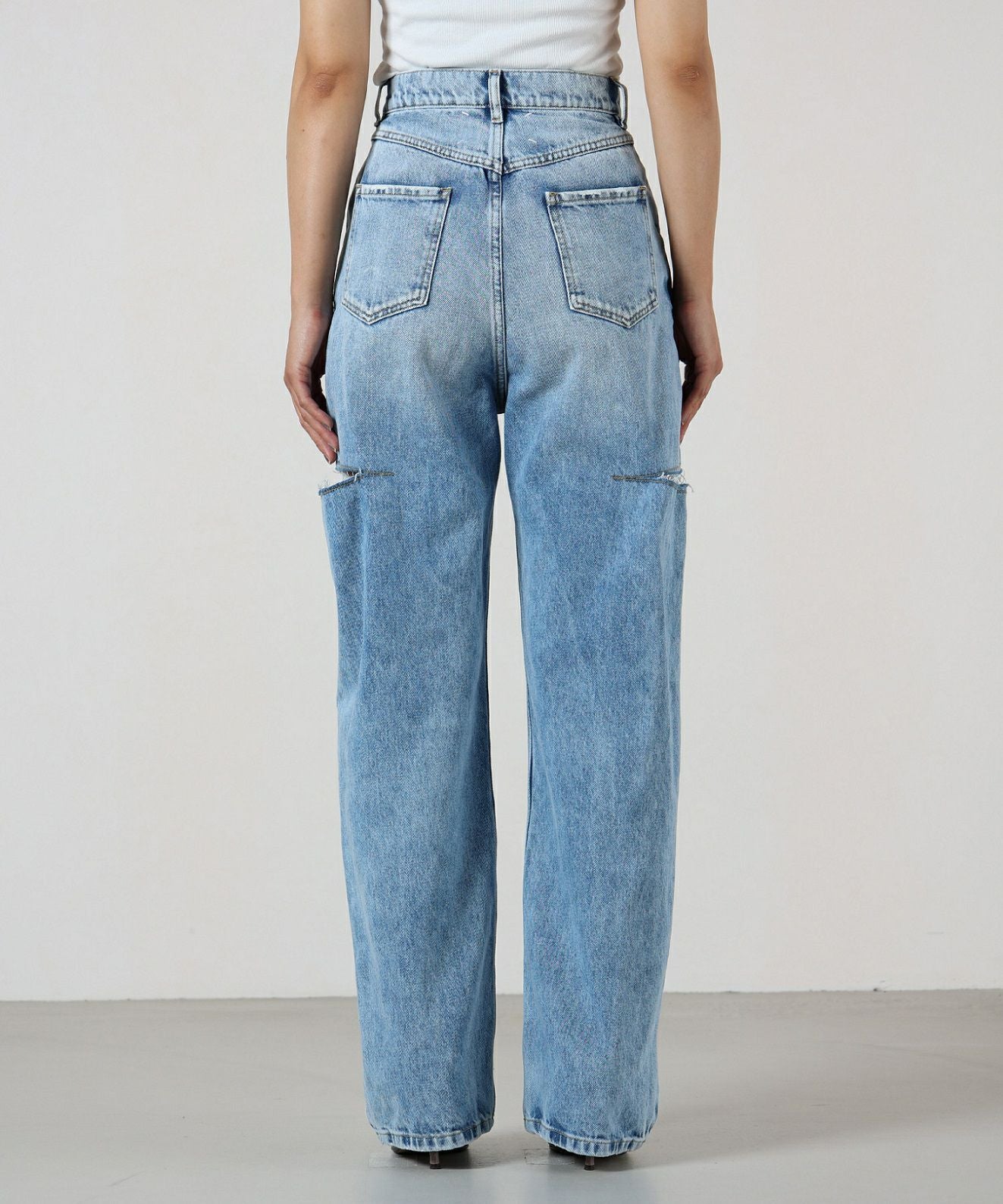 Maison Margiela(メゾンマルジェラ)】CUT-OUT JEANS｜PARIGOT ONLINE