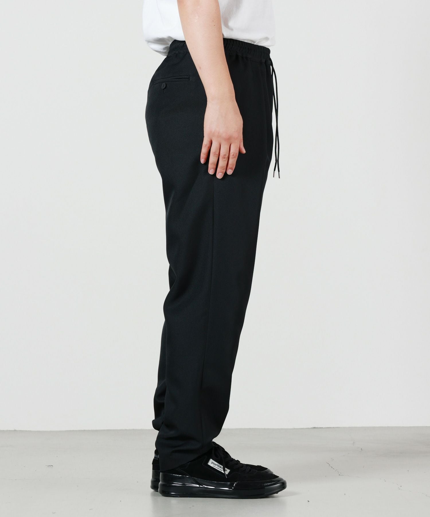 yoshio kubo(ヨシオクボ)】 TWILL TUCK PANTS｜PARIGOT ONLINE（パリゴ
