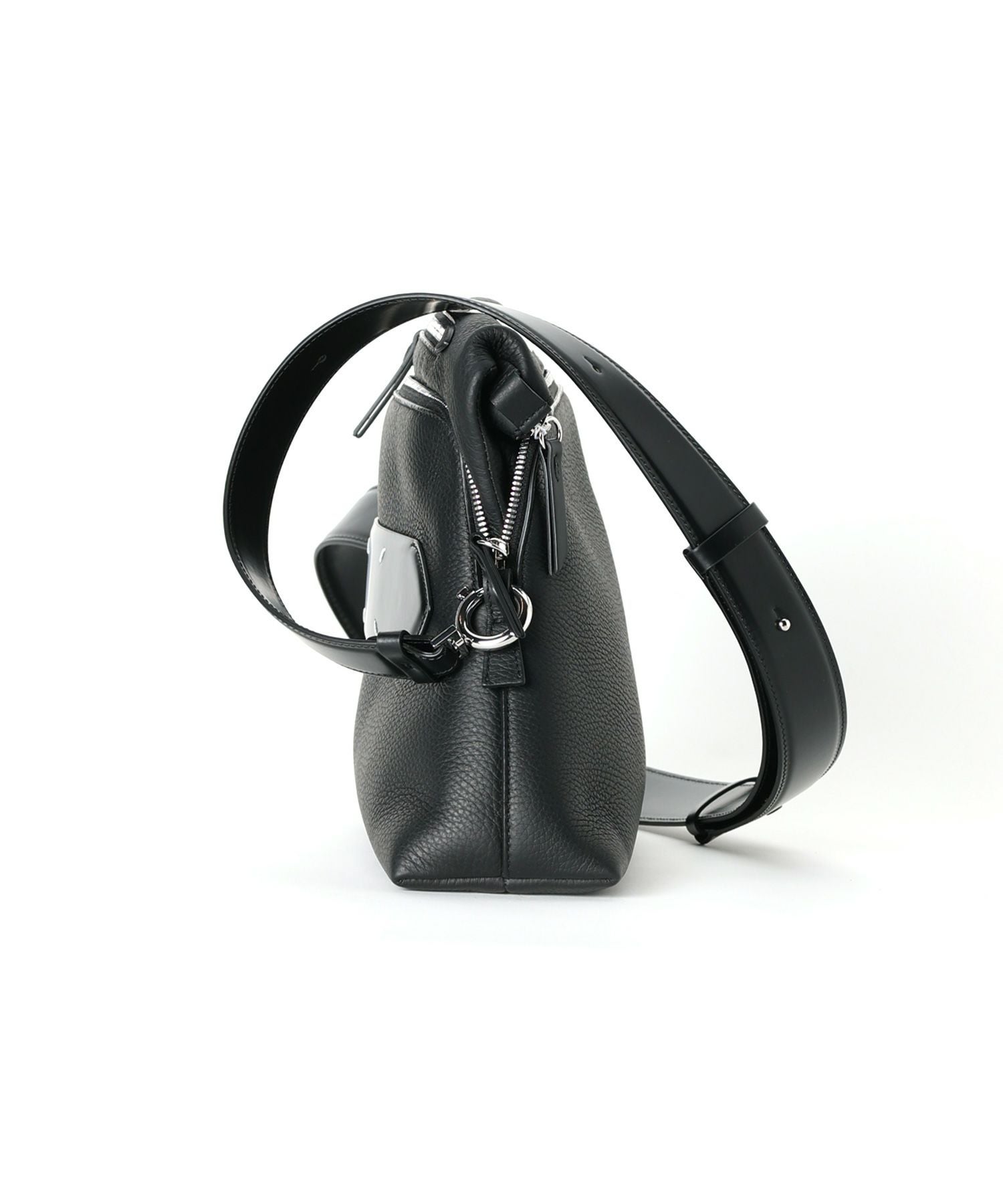 Maison Margiela(メゾンマルジェラ)】 5AC レザーショルダーバッグ