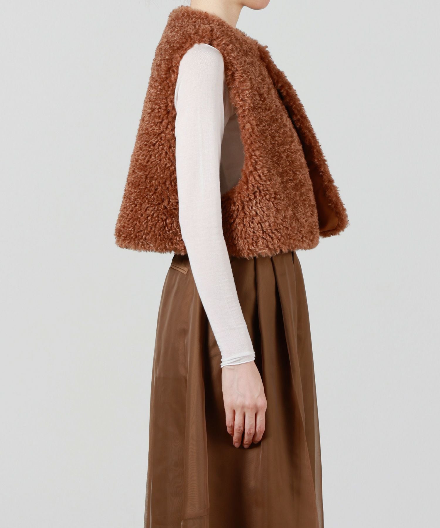 HYKE(ハイク)】 FAUX SHEARLING CROPPED VEST｜PARIGOT ONLINE（パリゴ