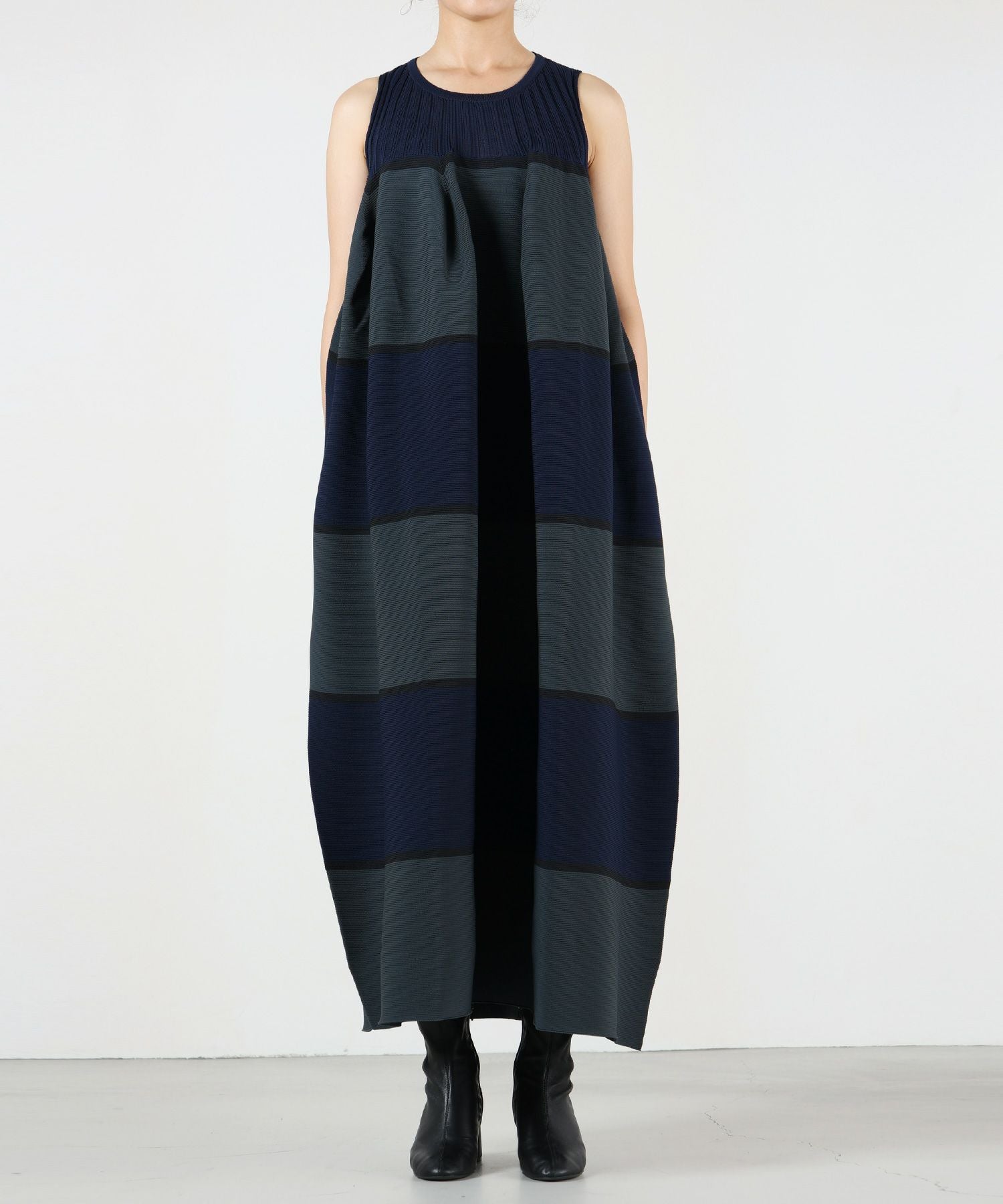 CFCL(シーエフシーエル)】 POTTERY SLEEVELESS BUST FLARE DRESS