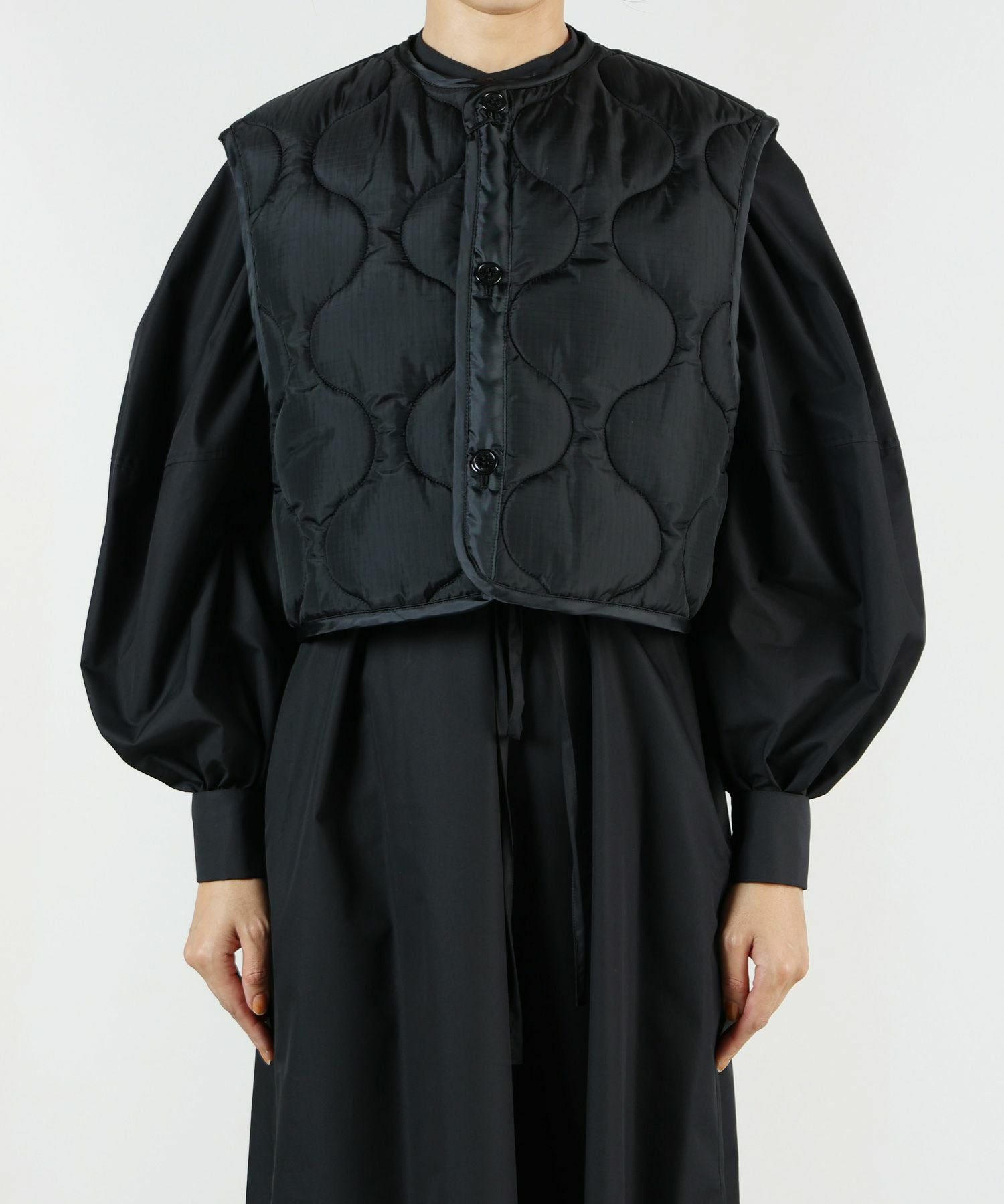 試着のみ HYKE ハイク キルティングベスト HYKE(ハイク)】 QUILTED CROPPED VEST｜PARIGOT ONLINE（パリゴ