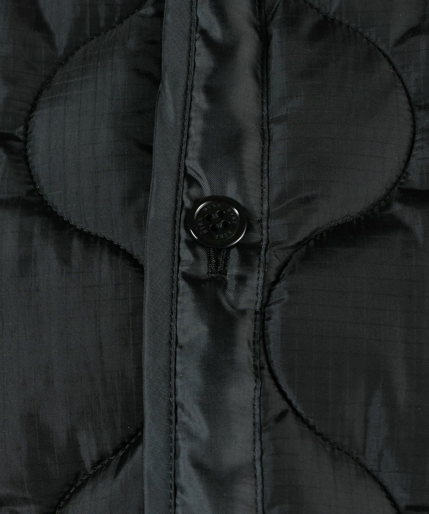 HYKE ハイクキルティングベスト ブラック HYKE（ハイク） 23AW QUILTED CROPPED VEST キルティングクロップド