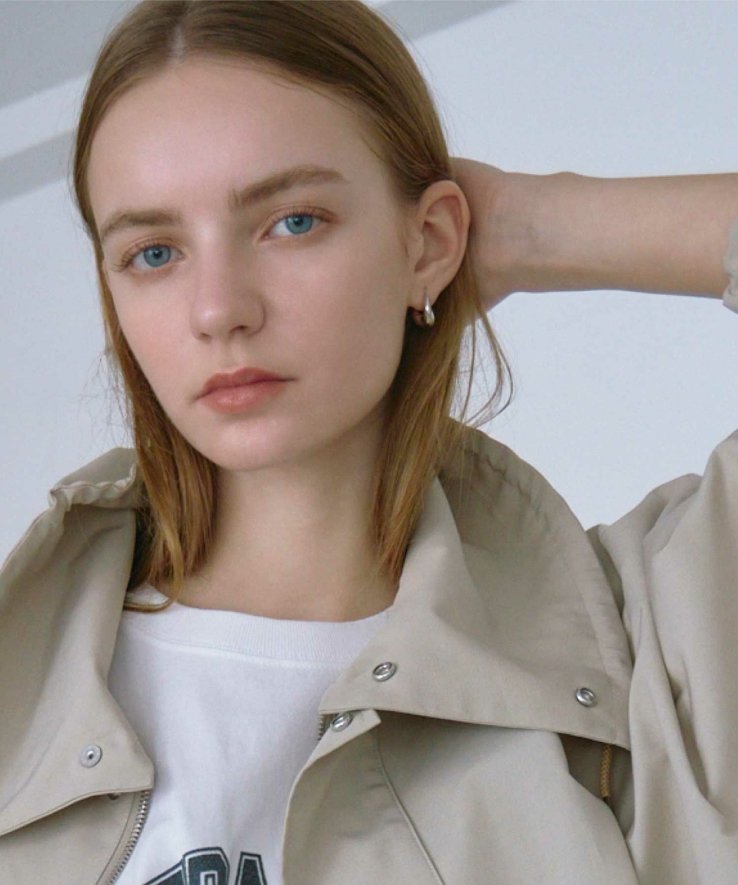 Charlotte Chesnais(シャルロットシェネ)】 Lips Earrings｜PARIGOT