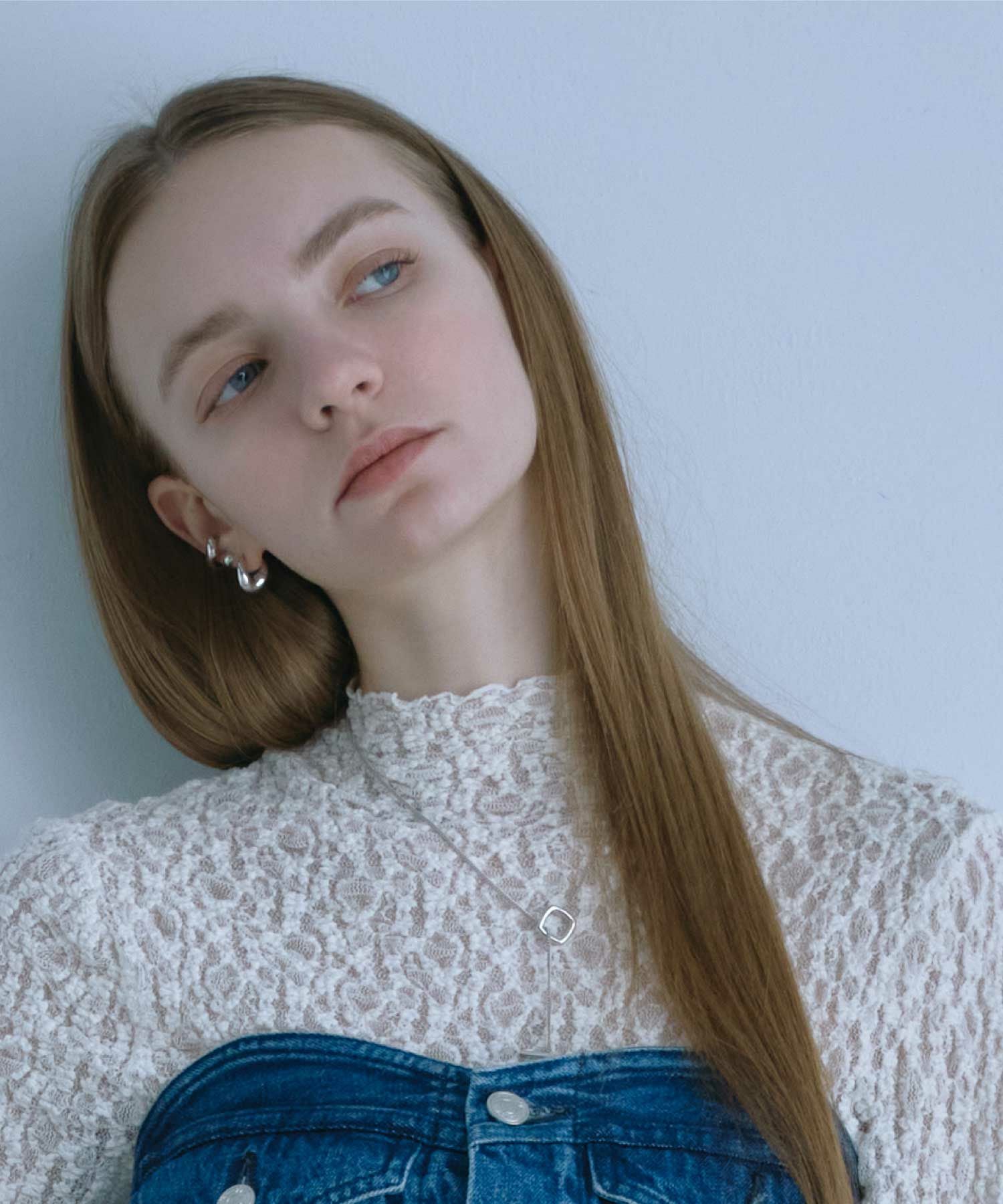 Charlotte Chesnais(シャルロットシェネ)】 Lips Earrings｜PARIGOT