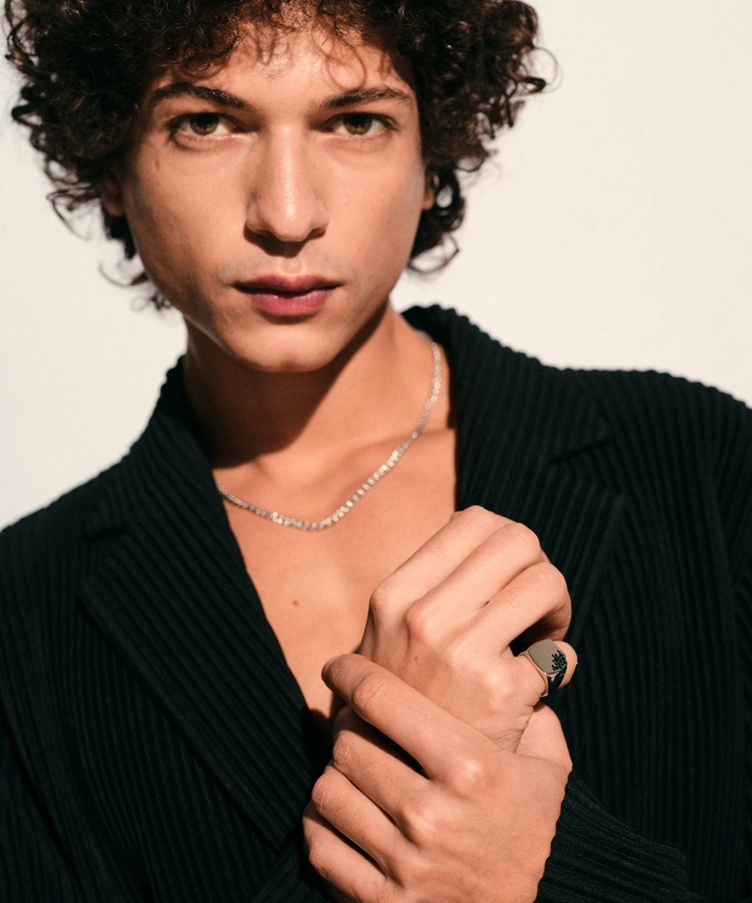 TOM WOOD(トムウッド)】 Cushion Black Molecule リング｜PARIGOT