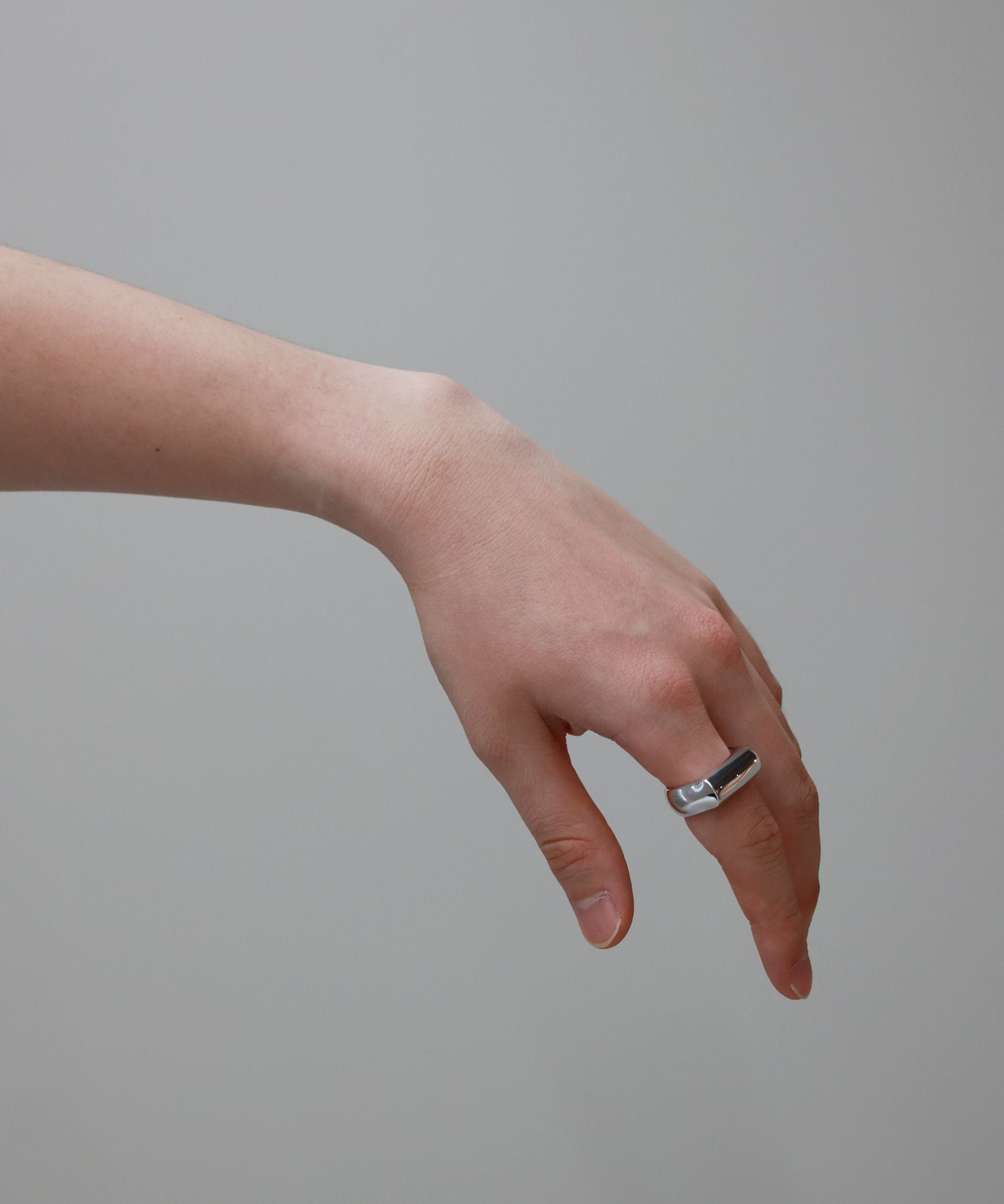 TOM WOOD(トムウッド)】 Crest リング｜PARIGOT ONLINE（パリゴ