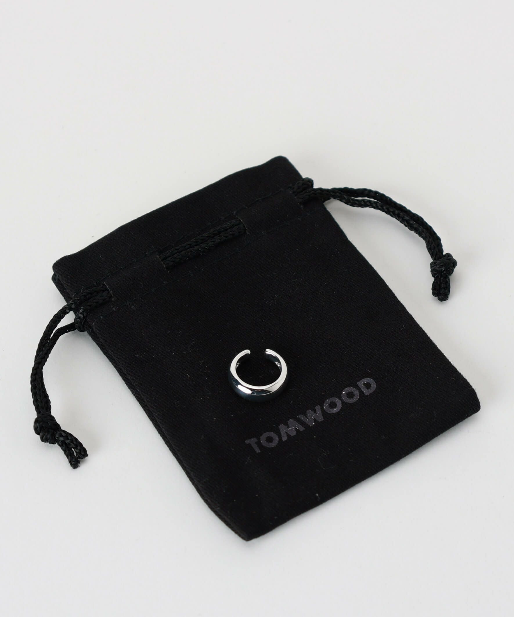TOM WOOD(トムウッド)】 Oyster Hoops Medium ピアス｜PARIGOT ONLINE