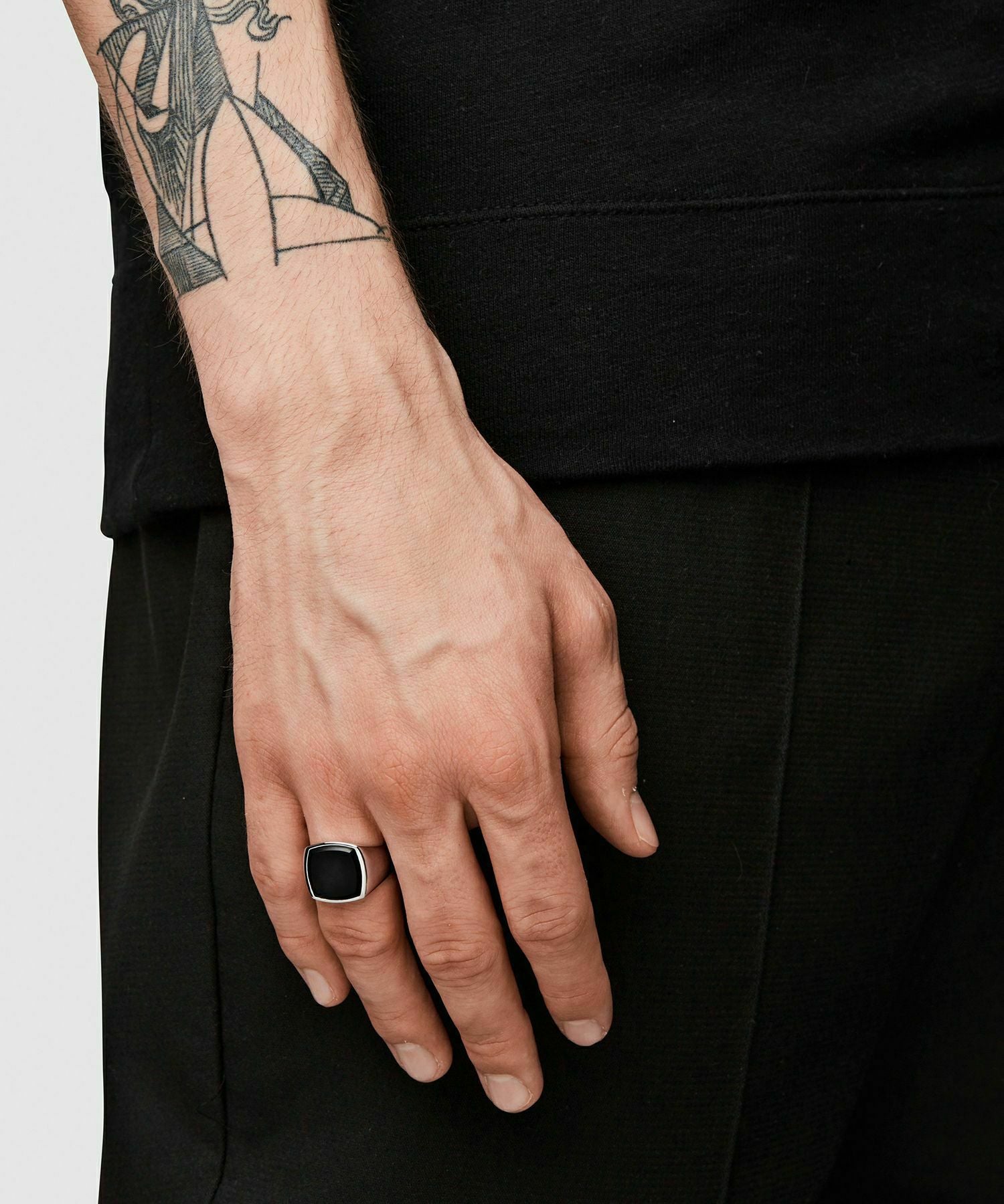 TOM WOOD(トムウッド)】 Cushion Black Onyx リング｜PARIGOT ONLINE