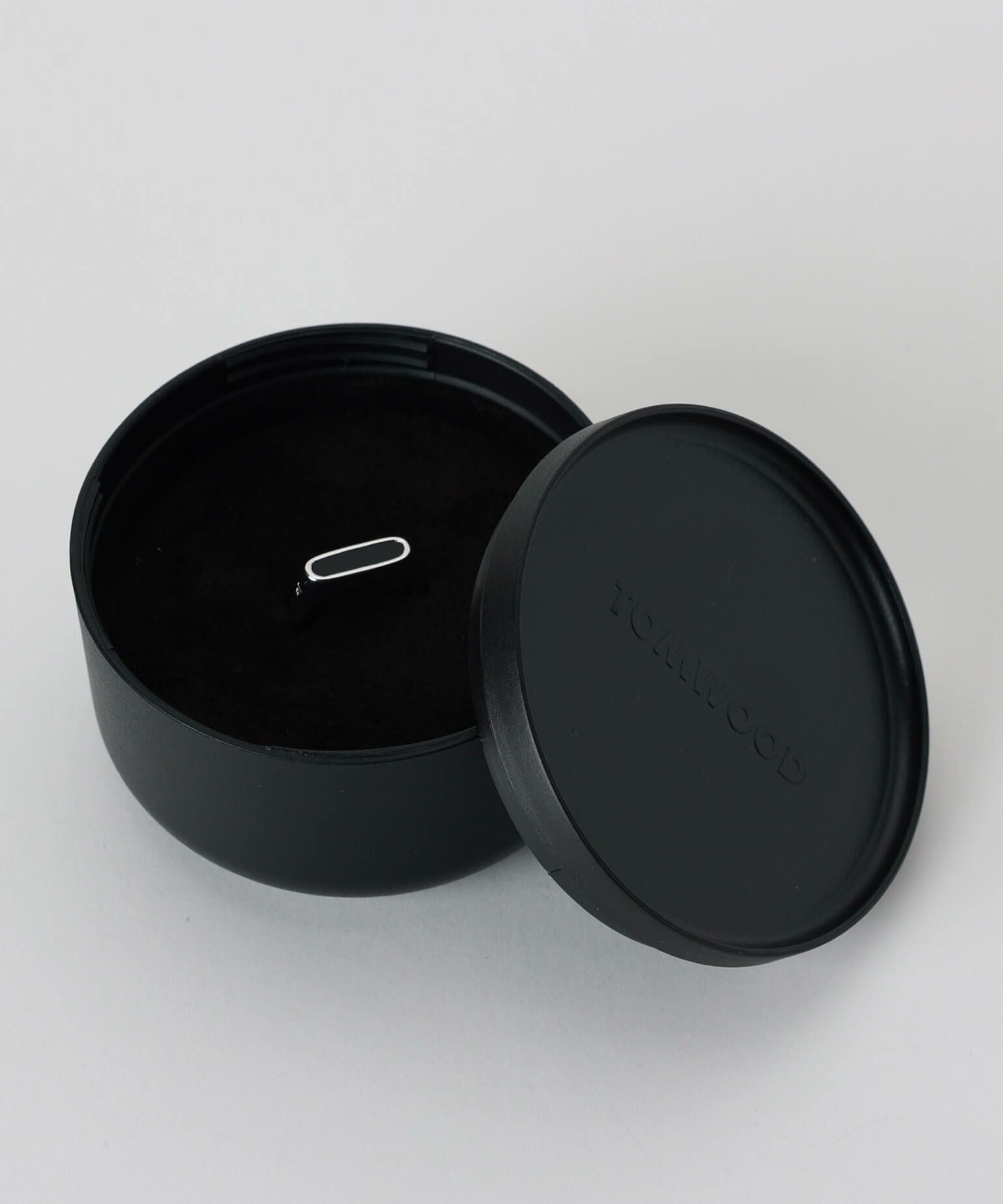 TOM WOOD(トムウッド)】 Cushion Black Onyx リング｜PARIGOT ONLINE