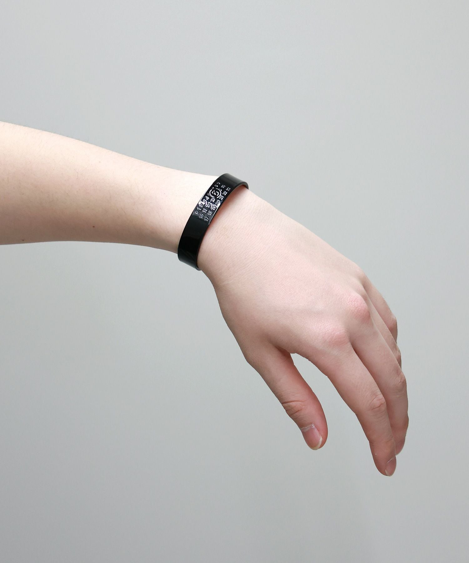 MM6 Maison Margiela(エムエムシックス メゾン マルジェラ)】 Numeric