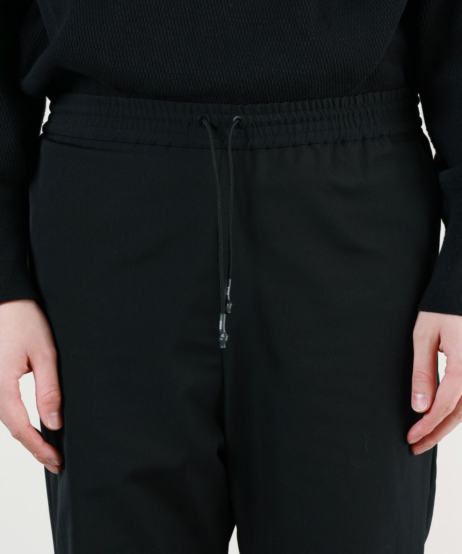 HYKE(ハイク)】 ≪GENDERLESS≫TASLAN TAPERED PANTS｜PARIGOT ONLINE