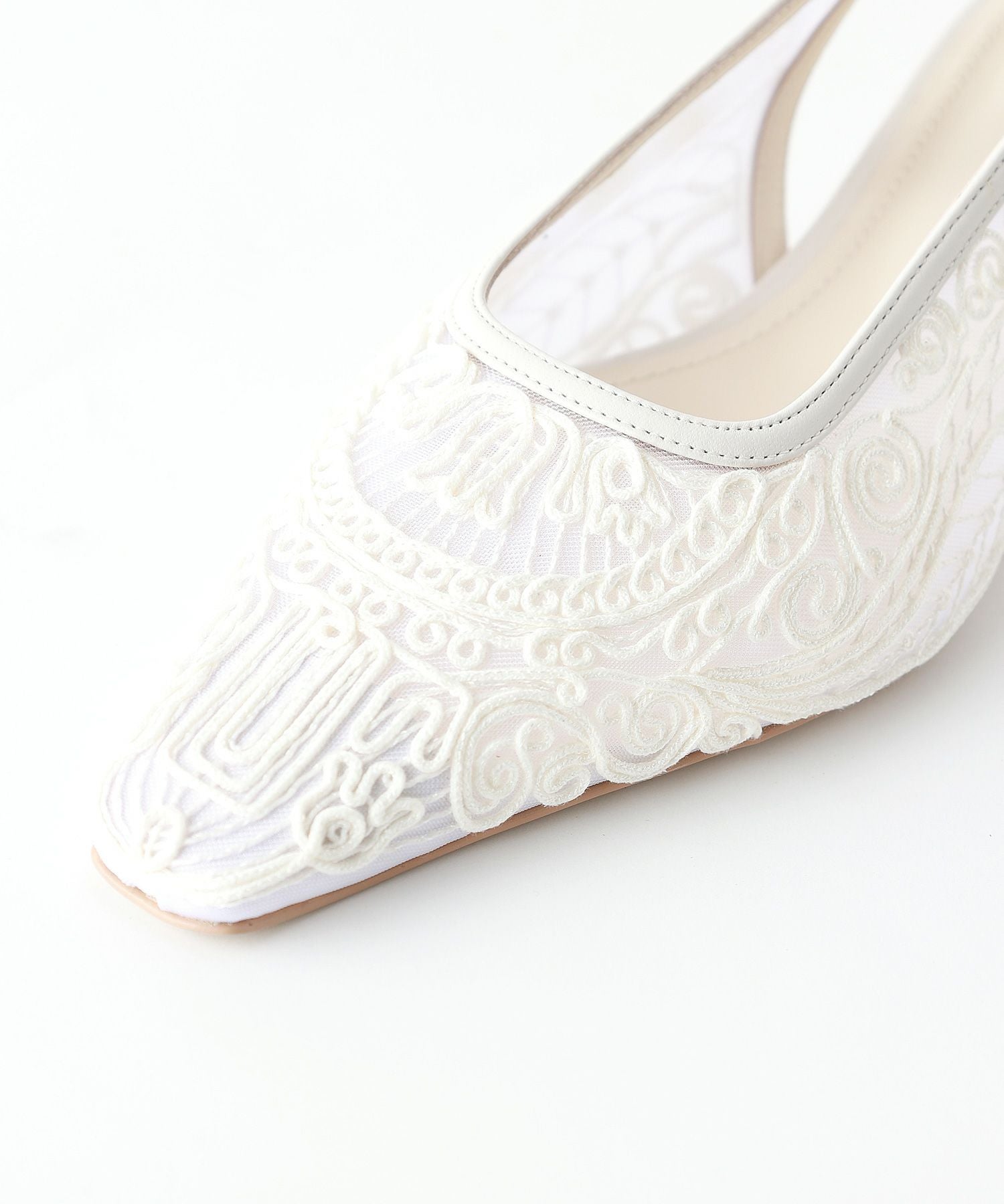 Mame Kurogouchi(マメ クロゴウチ)】 Cording Embroidery Sling Back