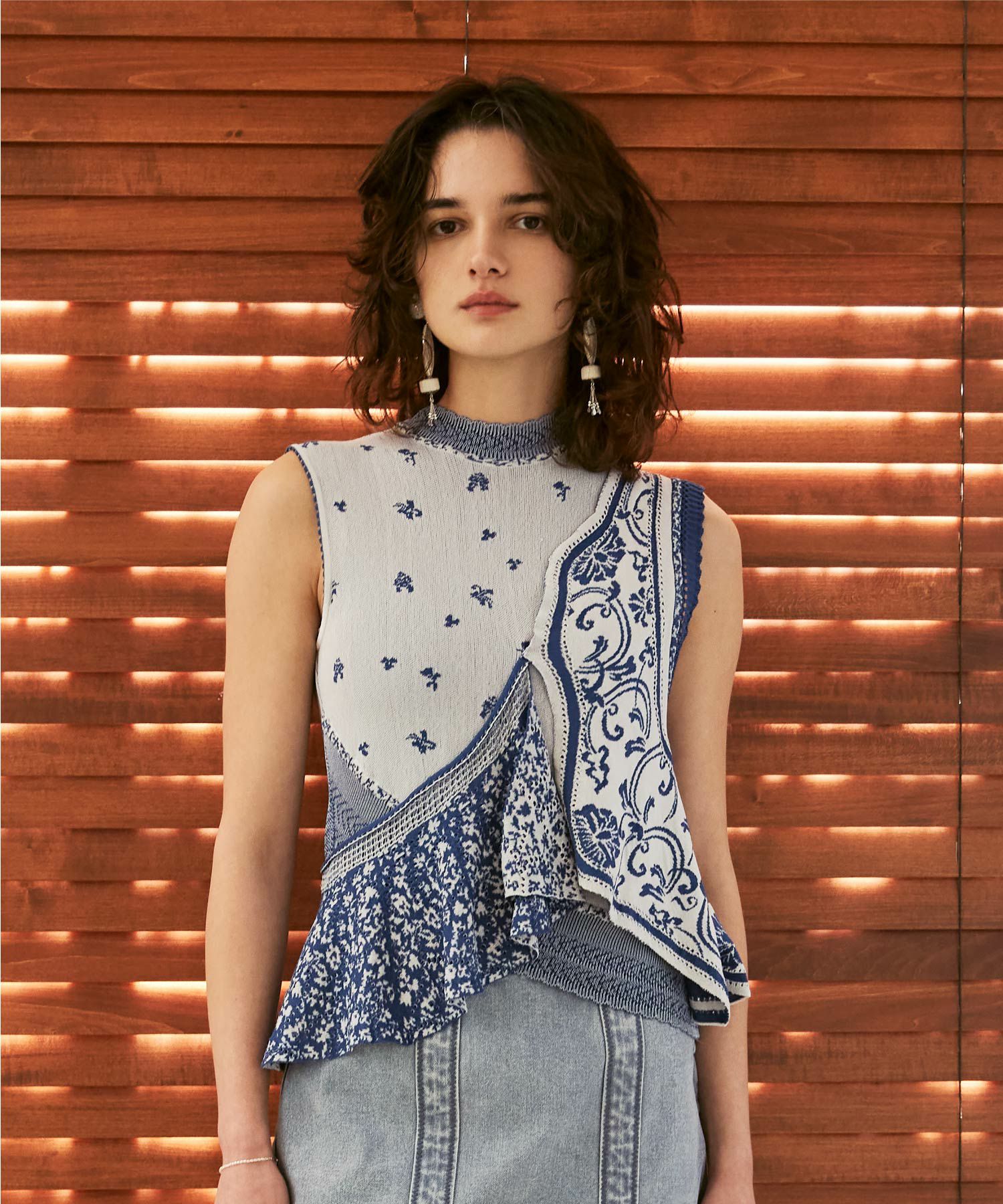 Mame Kurogouchi(マメ クロゴウチ)】 Asymmetric Pattern Knitted Top