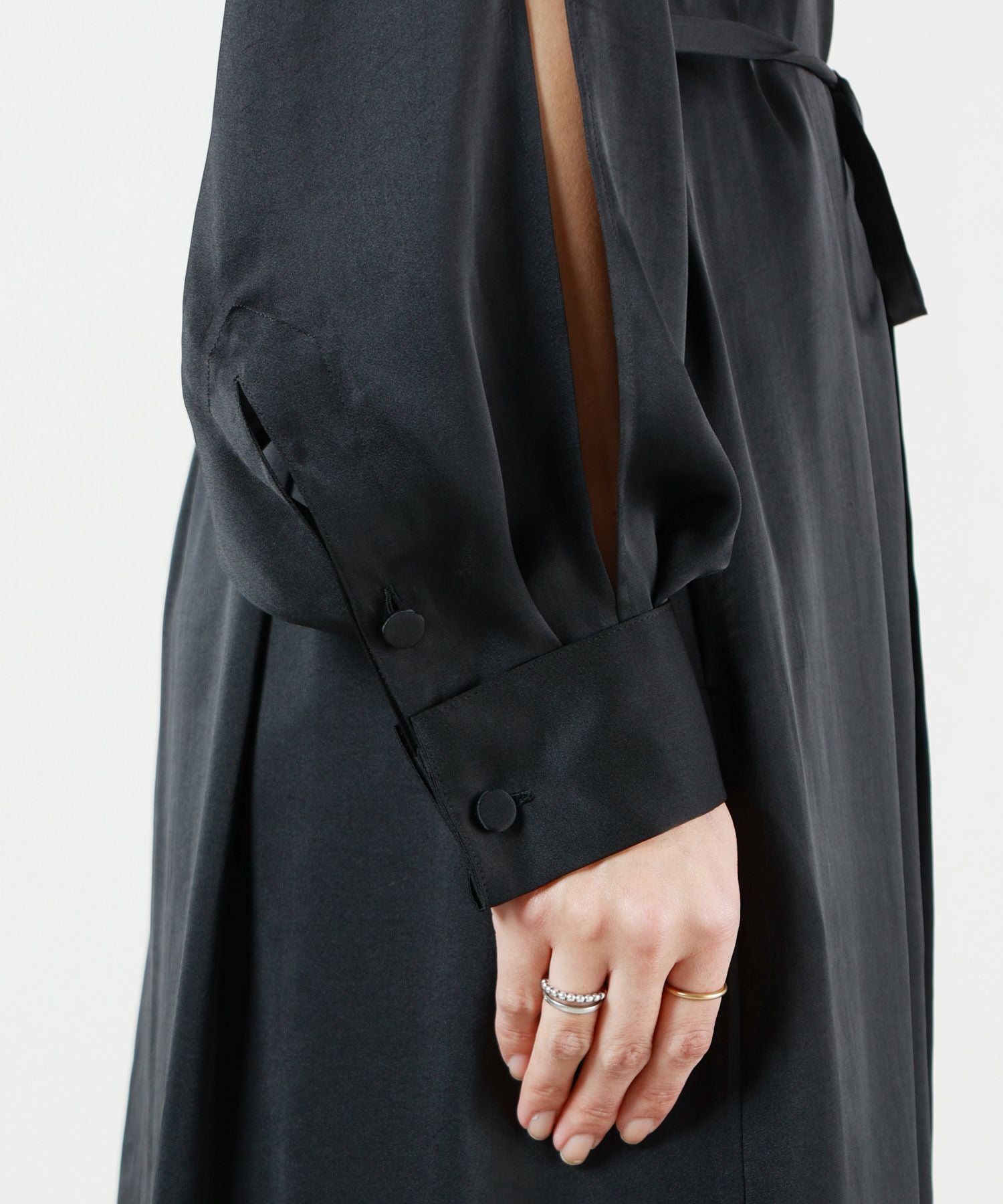HYKE(ハイク)】 SATIN DRESS｜PARIGOT ONLINE（パリゴオンライン）