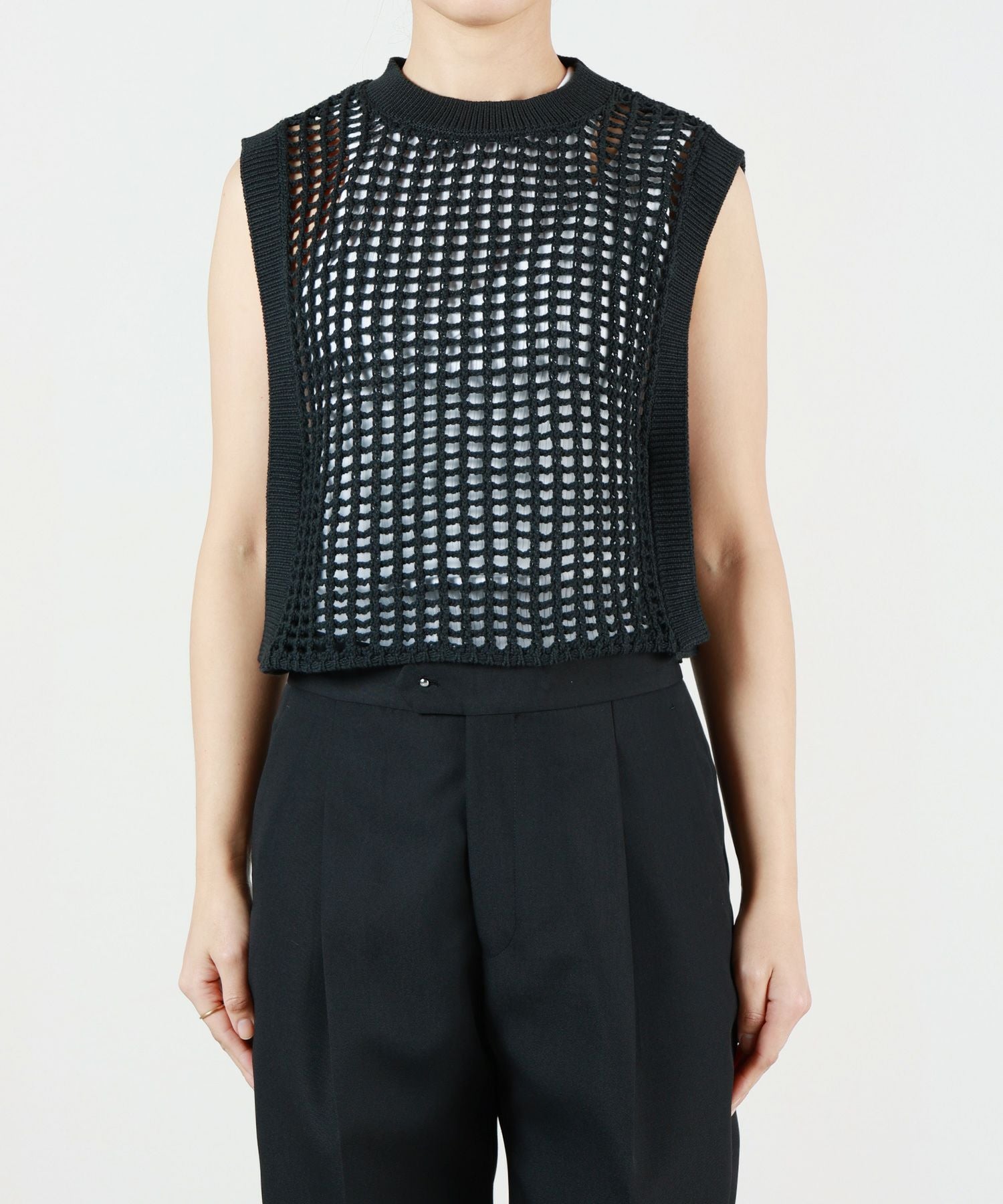 HYKE(ハイク)】 CROCHETED CROPPED SWEATER TOP｜PARIGOT ONLINE