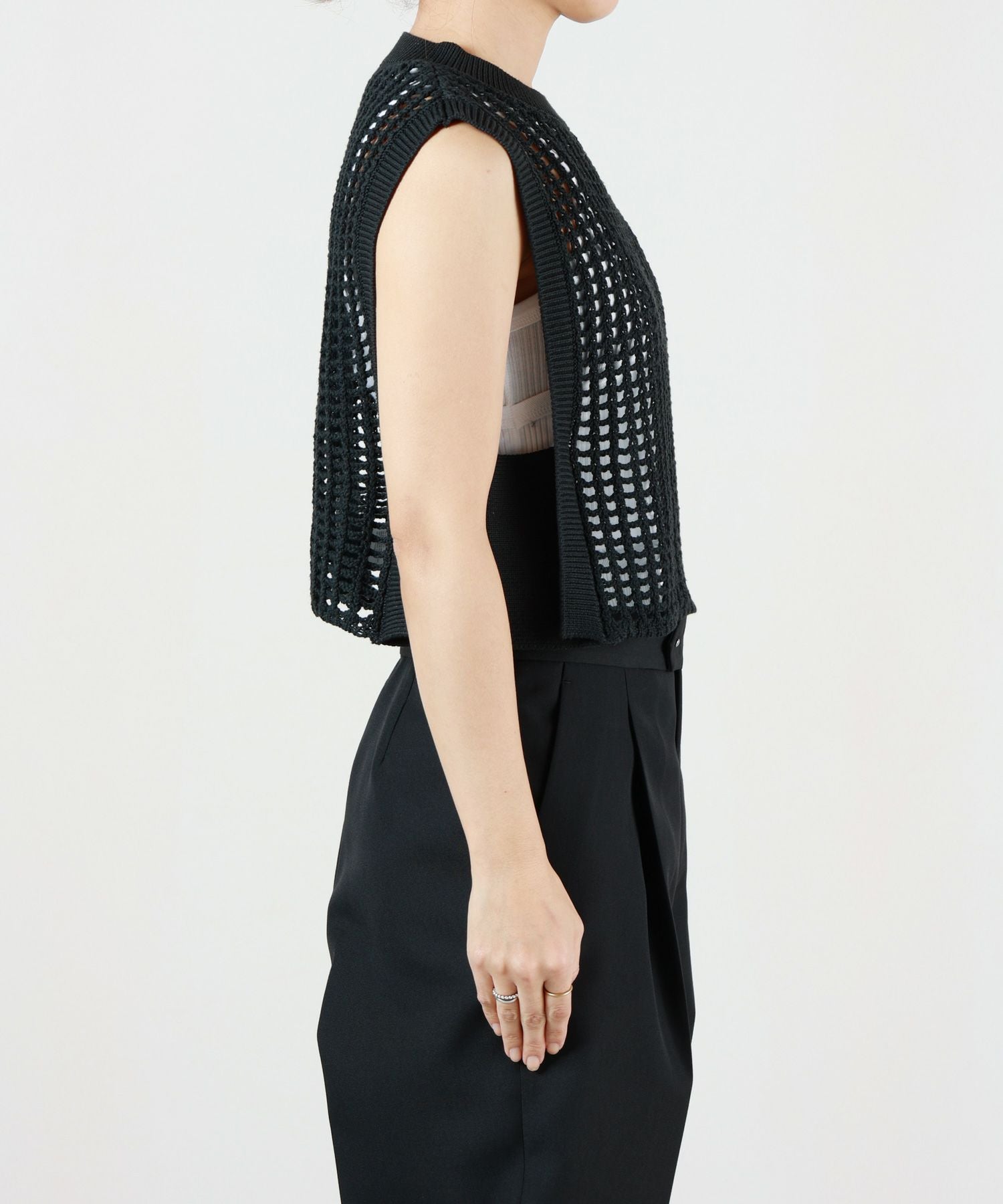 HYKE(ハイク)】 CROCHETED CROPPED SWEATER TOP｜PARIGOT ONLINE