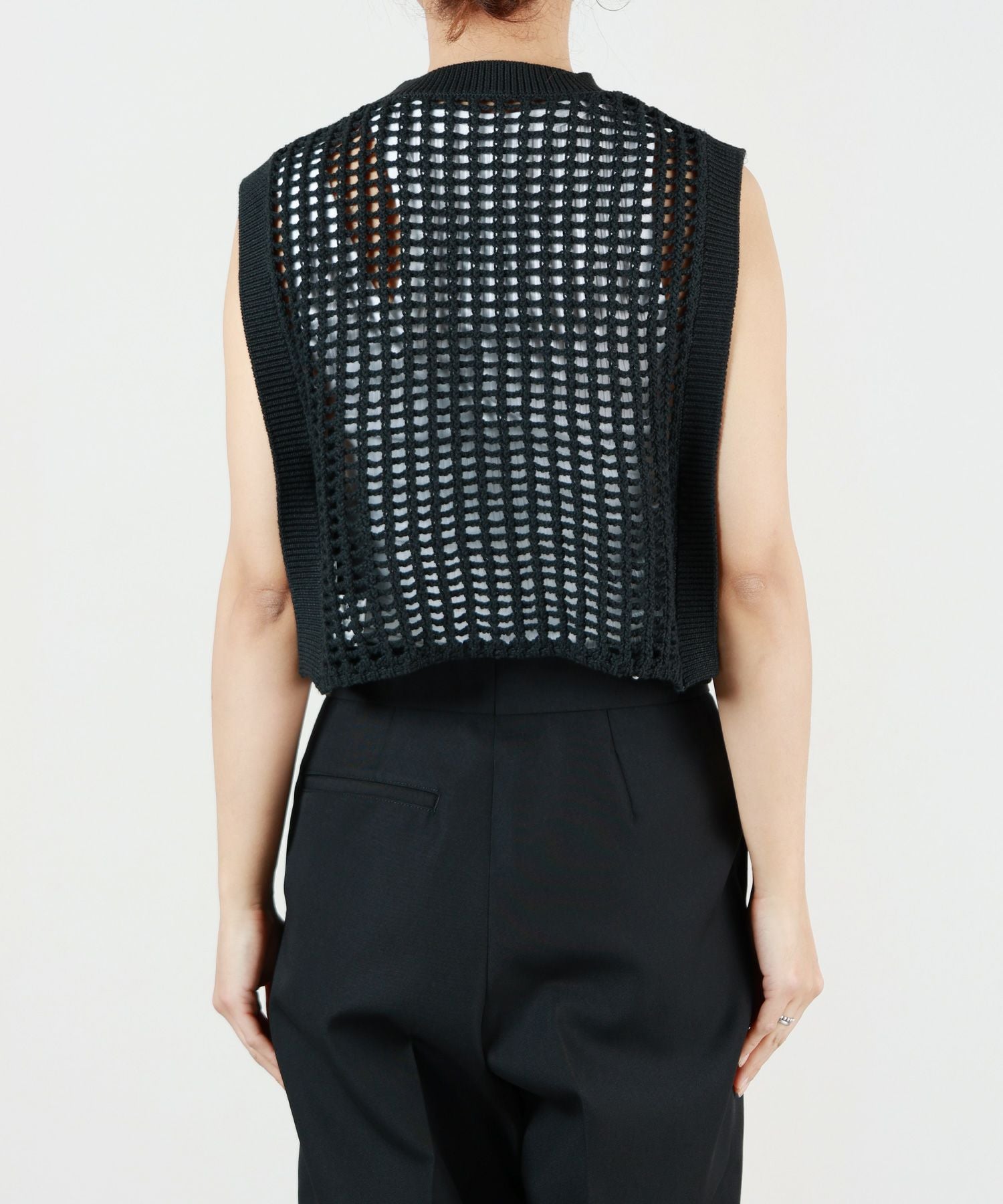 HYKE(ハイク)】 CROCHETED CROPPED SWEATER TOP｜PARIGOT ONLINE