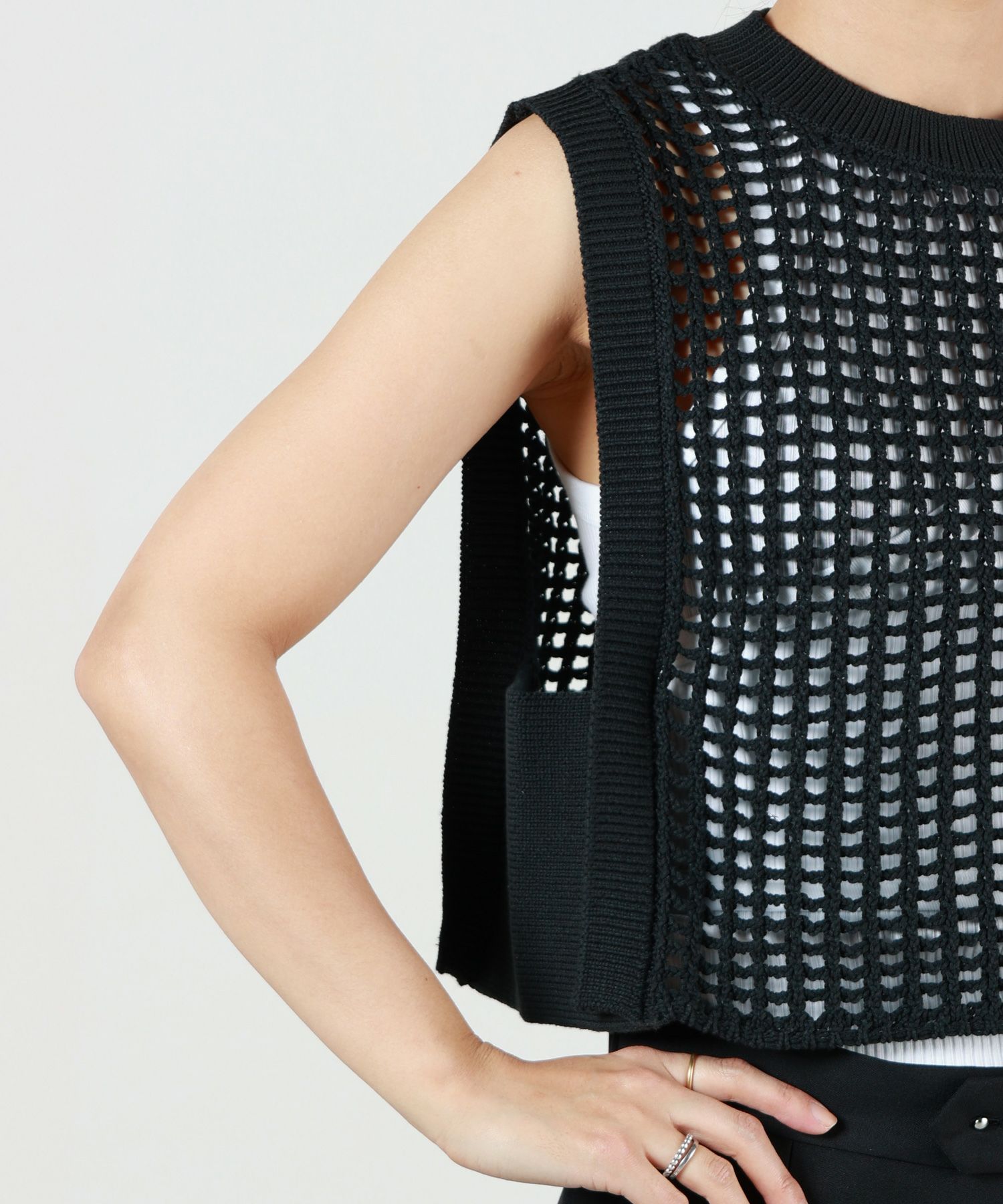 HYKE(ハイク)】 CROCHETED CROPPED SWEATER TOP｜PARIGOT ONLINE